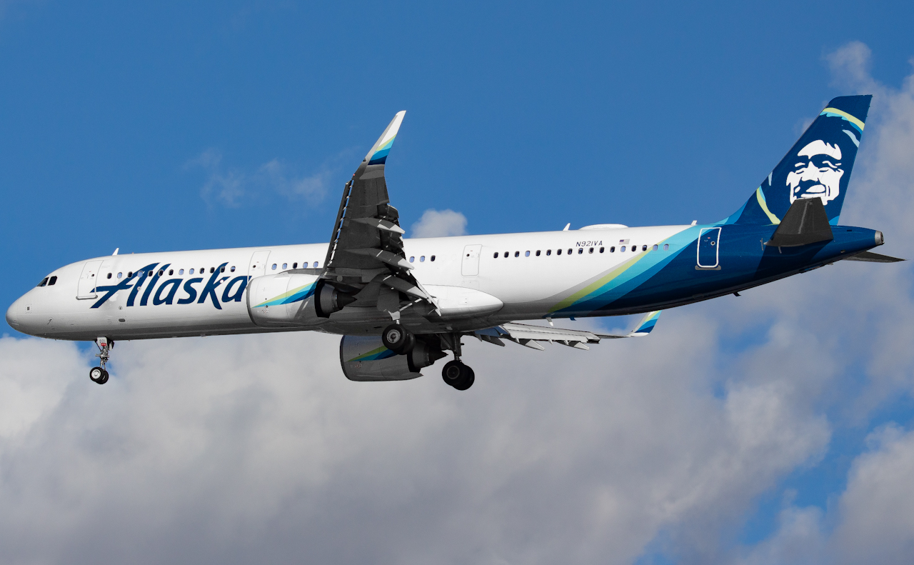 Full size: Alaska Airlines Airbus A321NEO N921VA  at Tampa International Airport