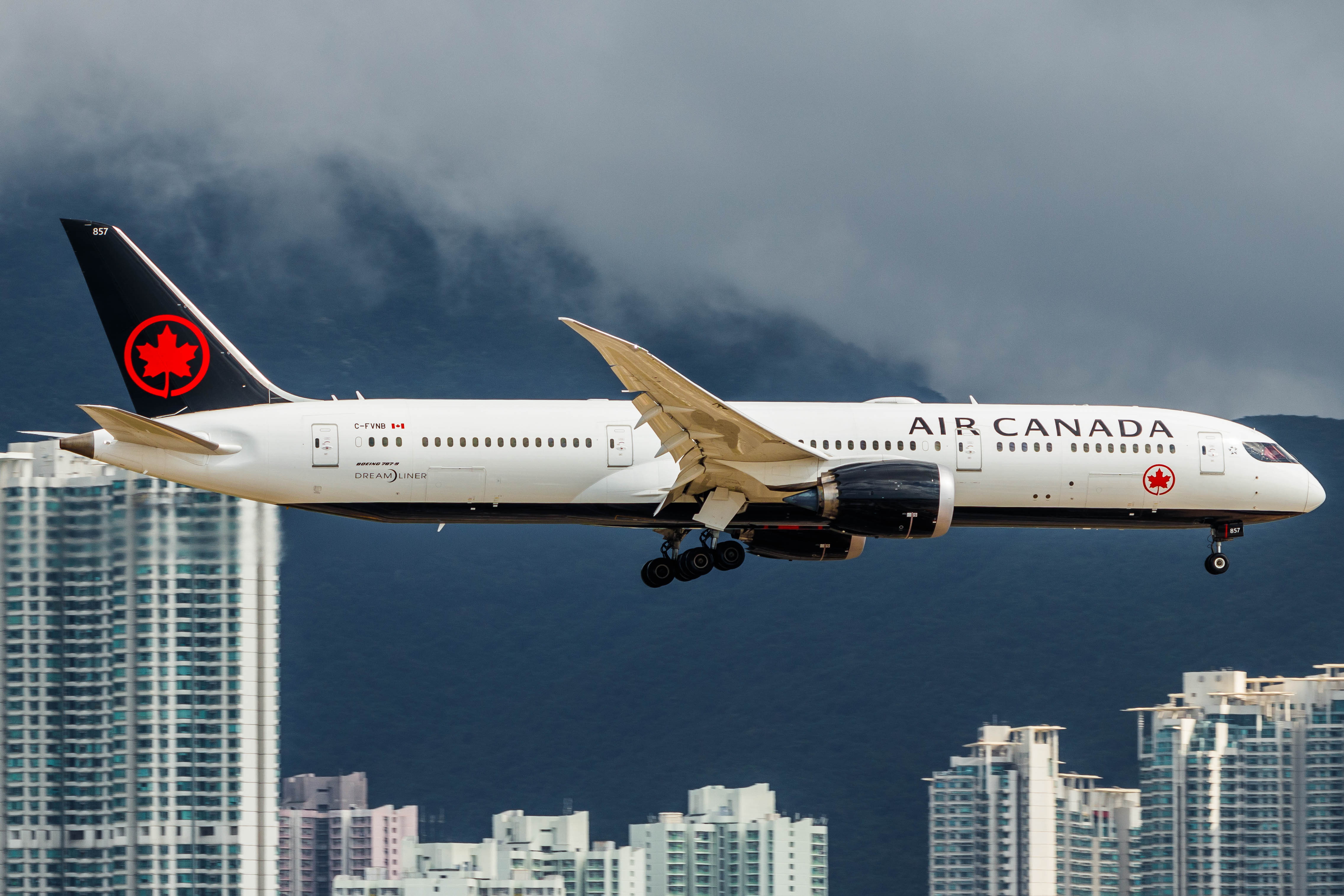 Full size: Air Canada Boeing 787-9 C-FVNB at Hong Kong International Airport