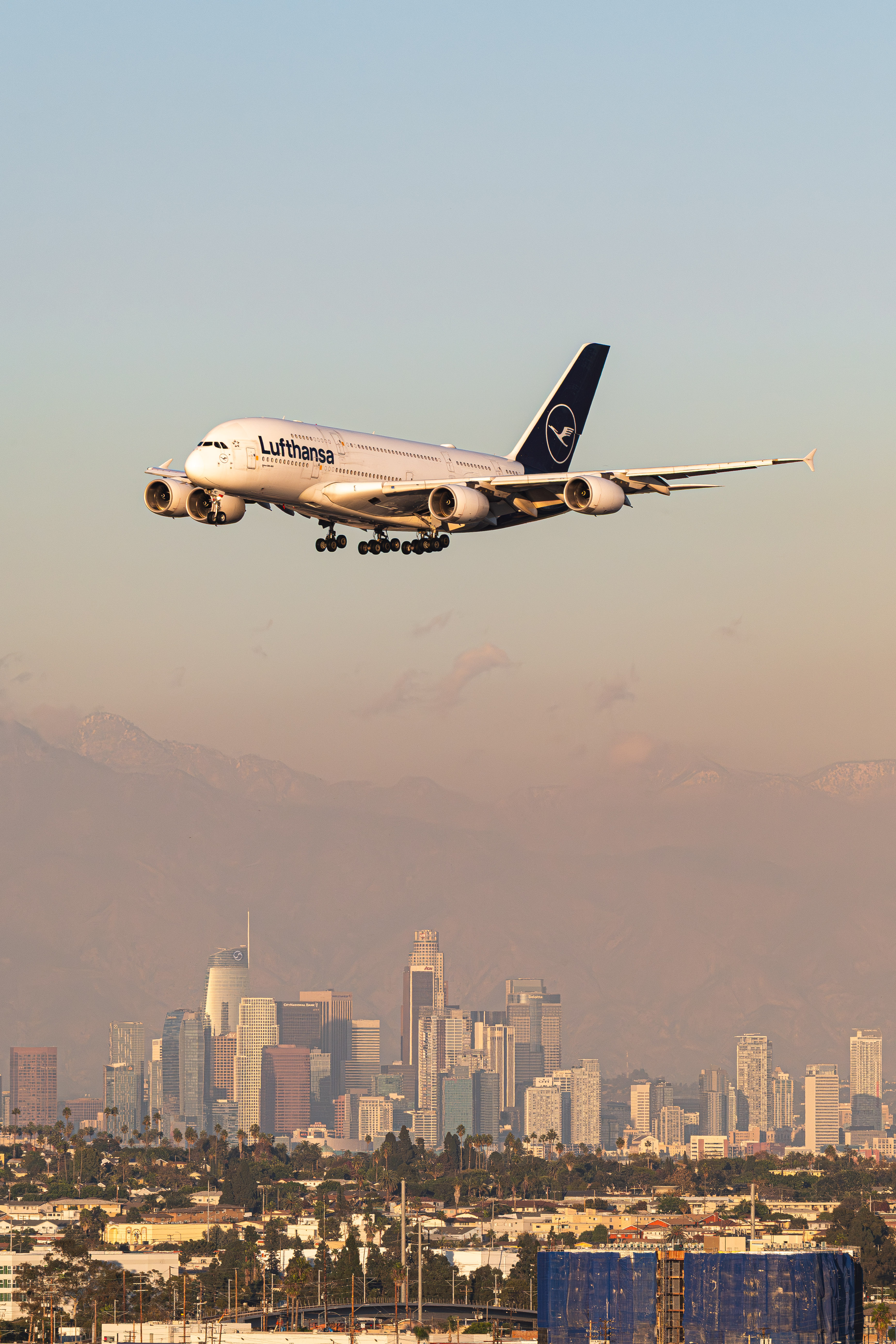 Full size: Lufthansa Airbus A380-800 D-AIMC at Los Angeles International Airport