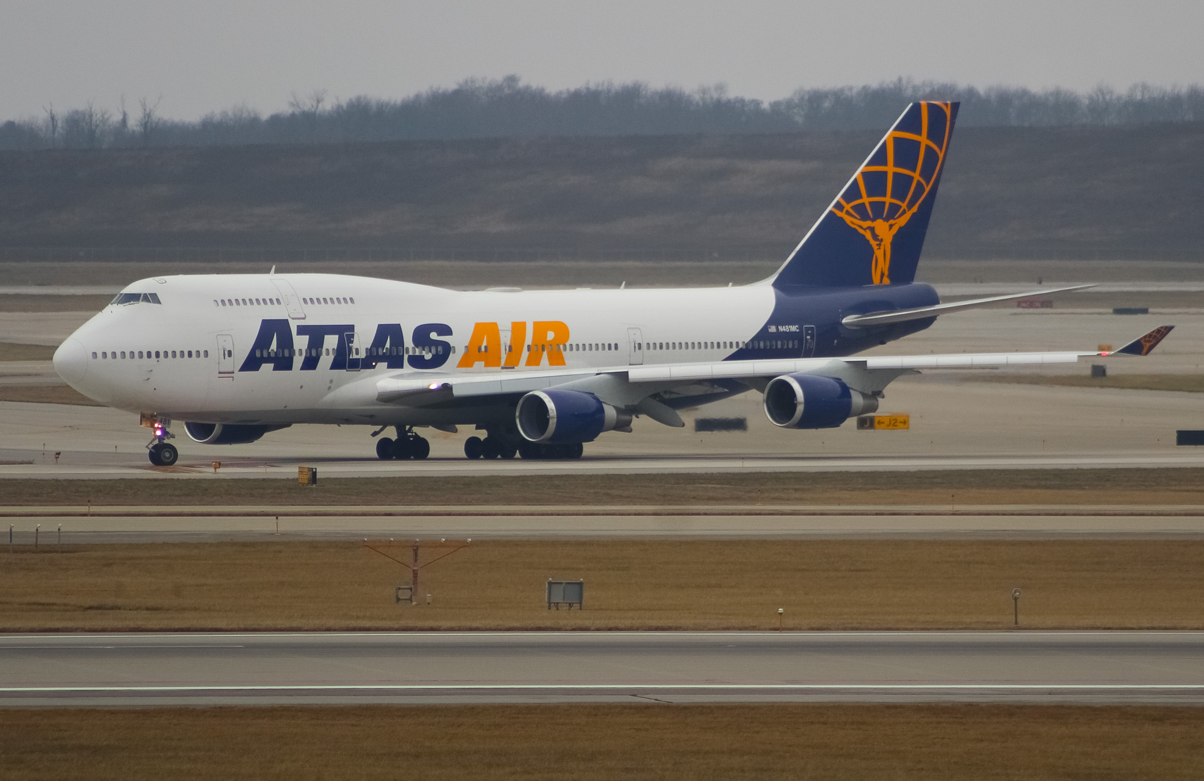 Full size: Atlas Air Boeing 747-400 N481MC at Cincinnati/Northern Kentucky International Airport
