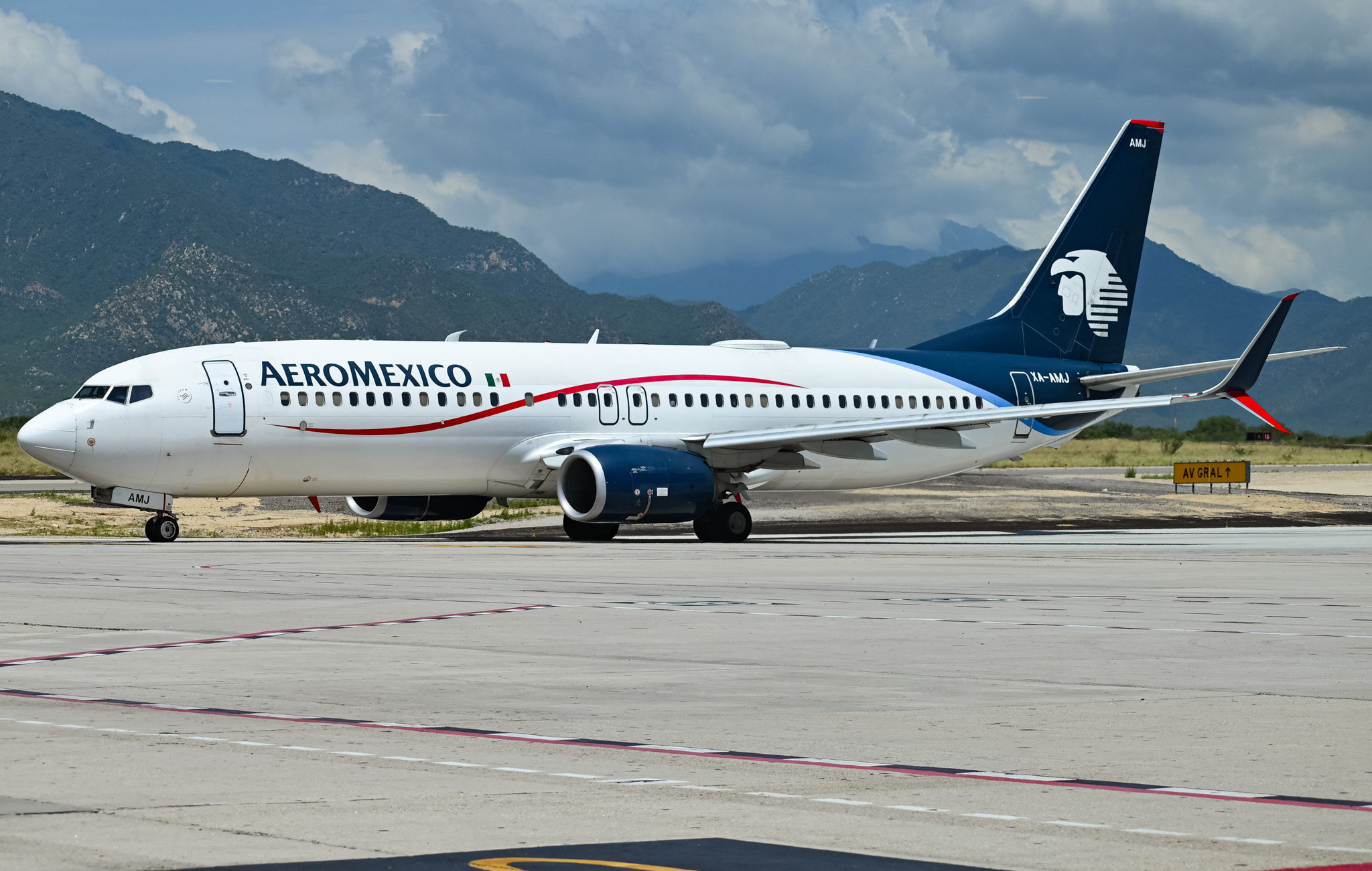Full size: Aeromexico Boeing 737-800 XA-AMJ at San Jose del Cabo Los Cabos International Airport