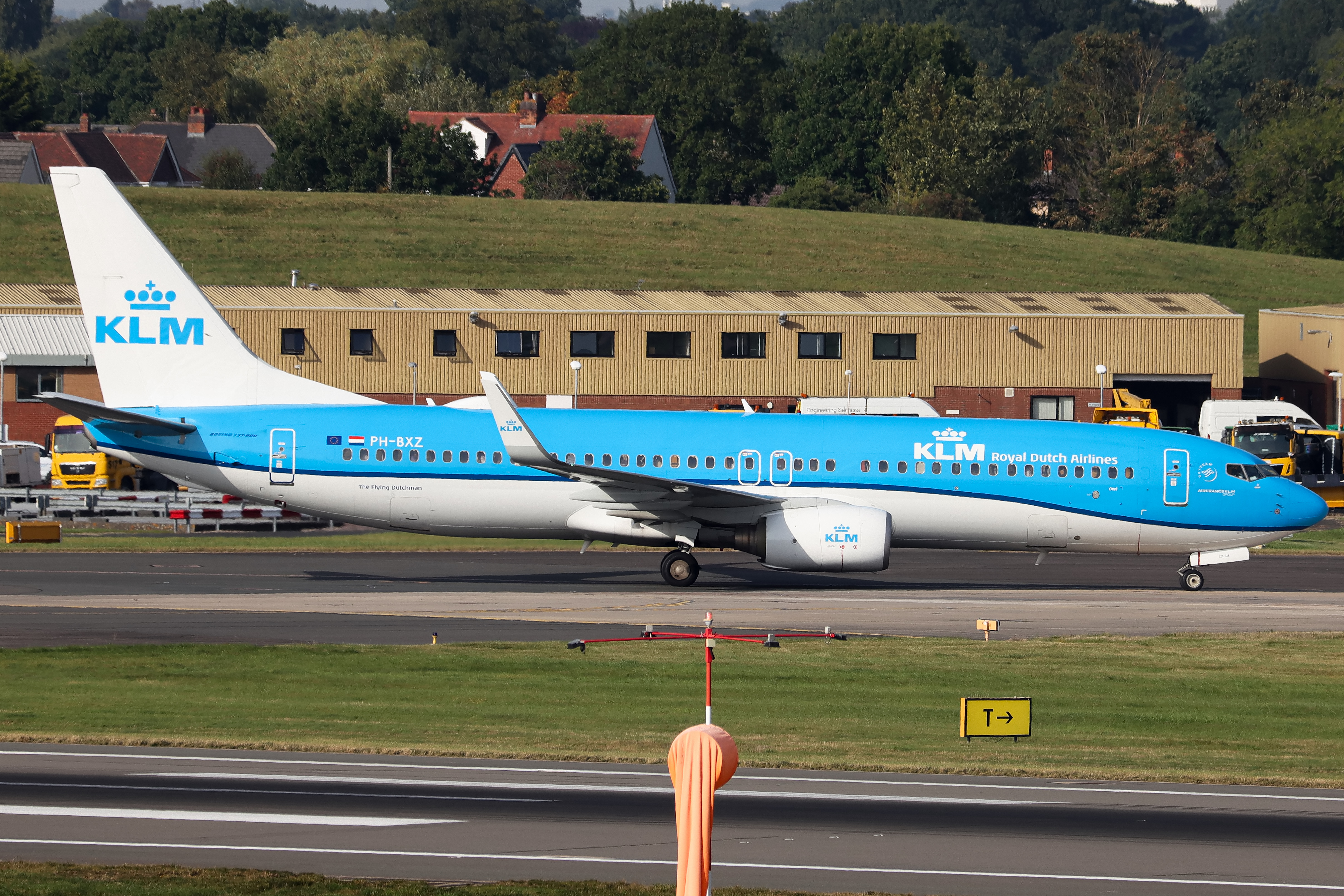 Full size: KLM  Boeing 737-800 PH-BXZ at Birmingham Airport