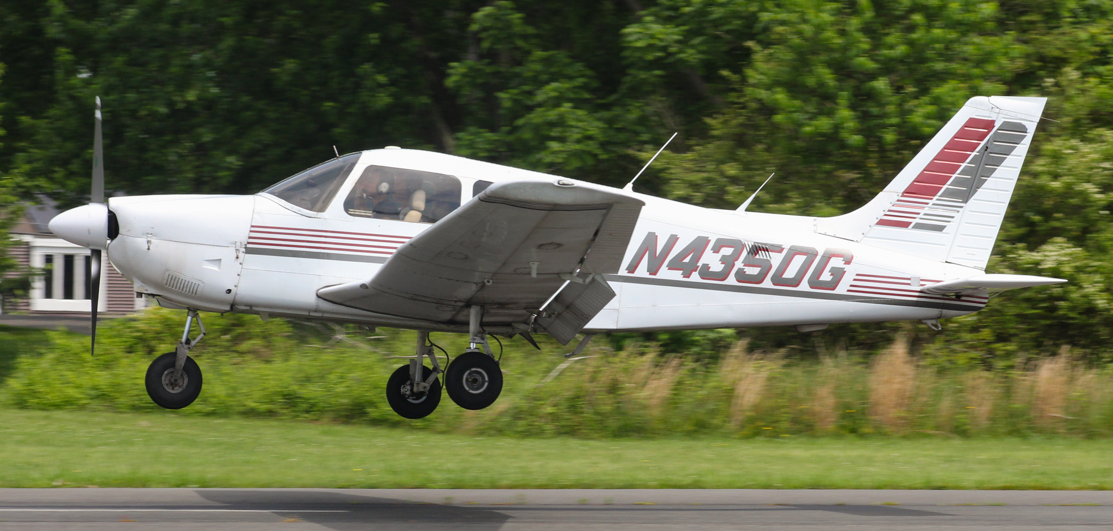 Full size: PRIVATE Piper Archer N4350G at Cross Keys Airport