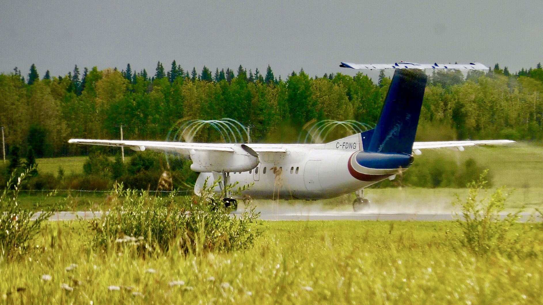 Full size: Central Mountain Air De Havilland DHC-8 C-FDNG at Prince George Airport