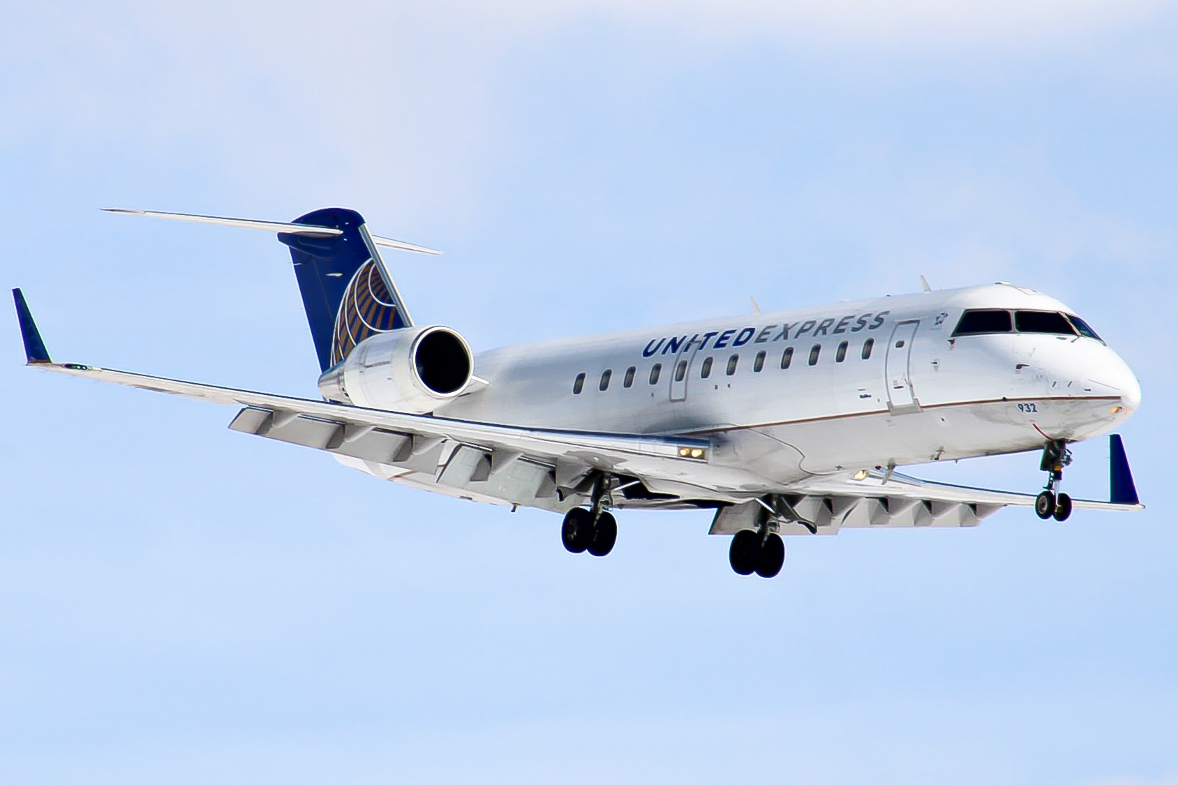 Full size: United Express Mitsubishi CRJ-200 N932SW at Idaho Falls Regional Airport