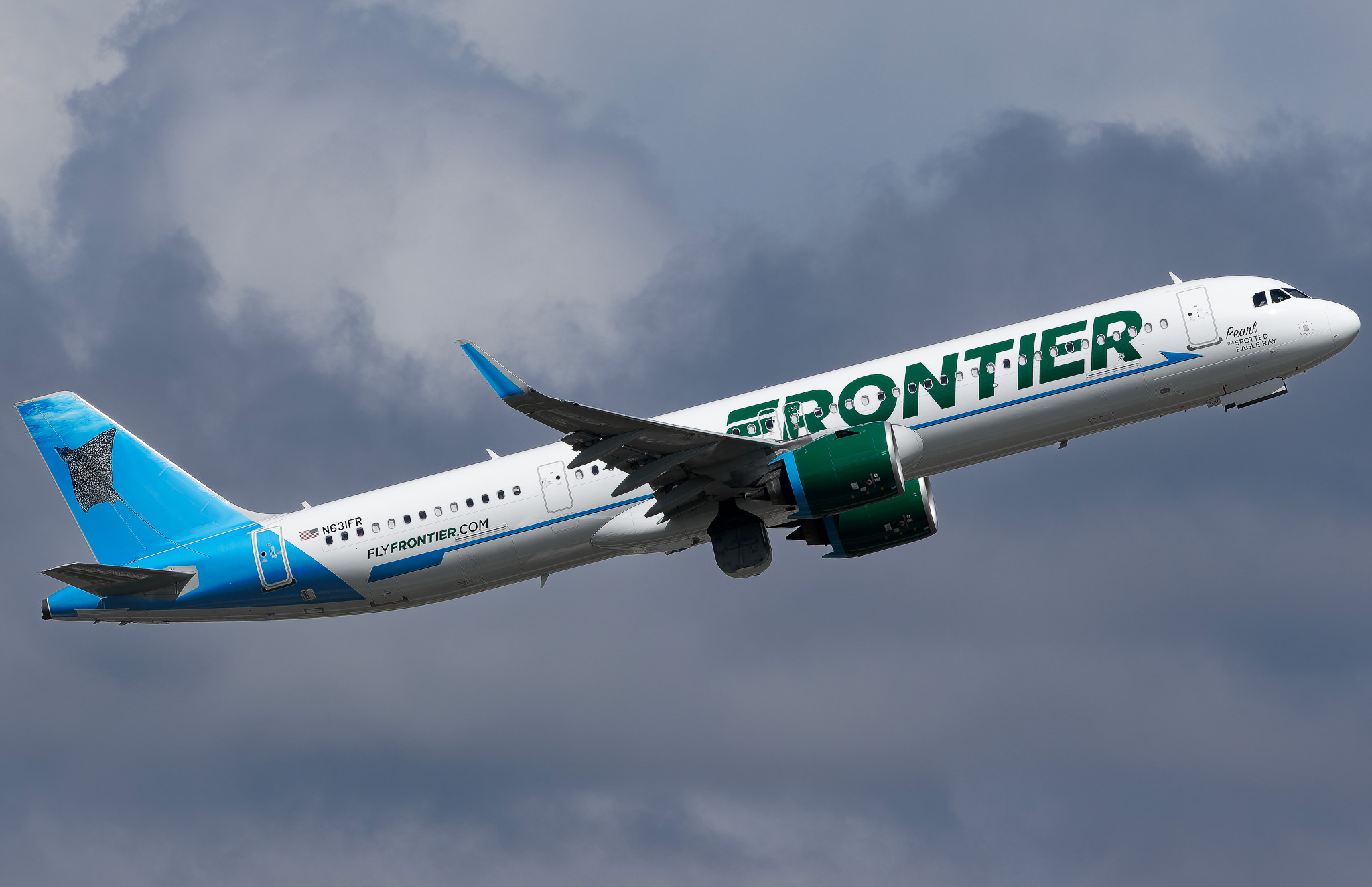 Full size: Frontier Airlines Airbus A321-271NX N631FR at Tampa International Airport
