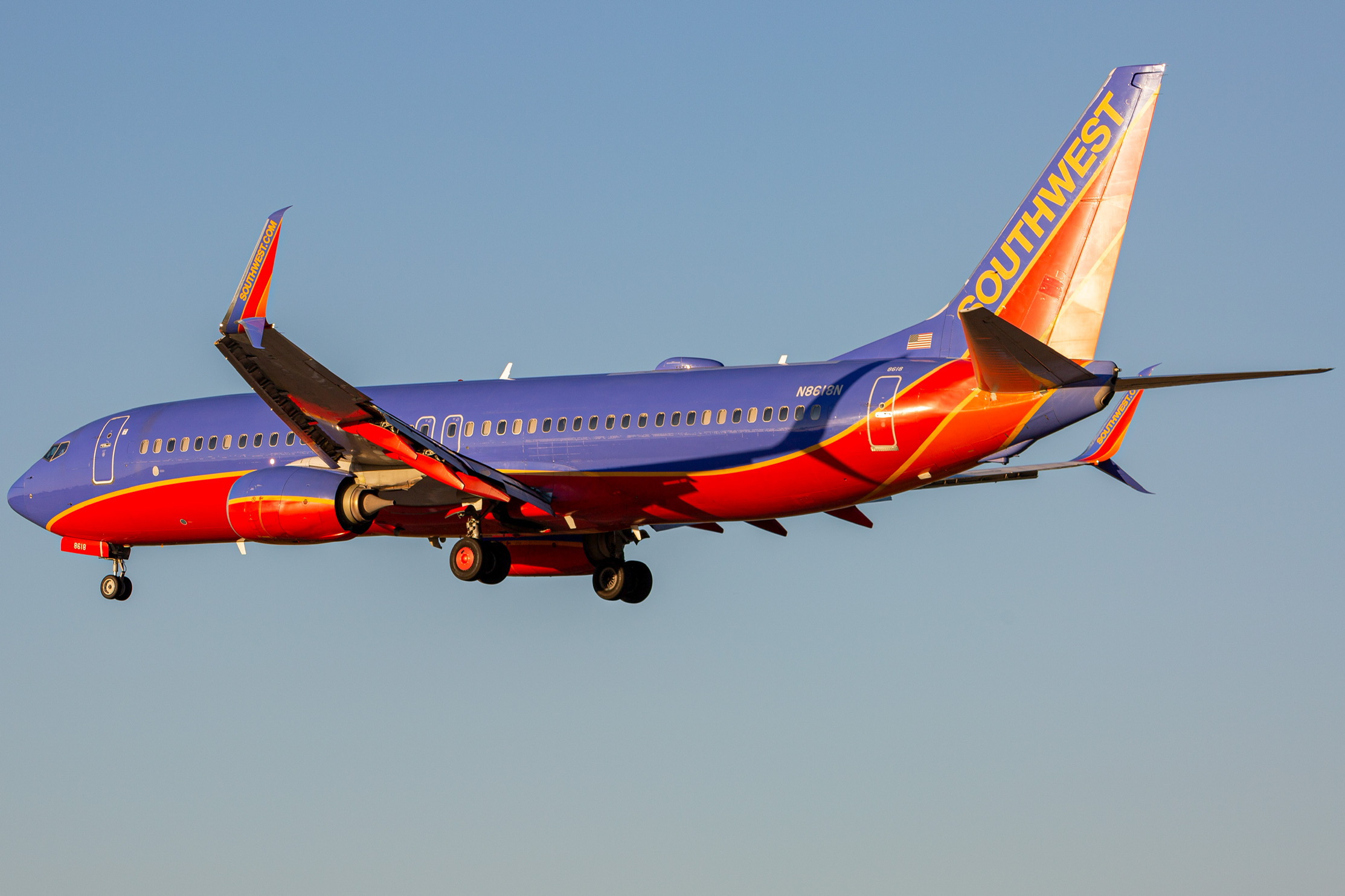 Full size: Southwest Airlines Boeing 737-800 N8618N at Baltimore/Washington International Thurgood Marshall Airport