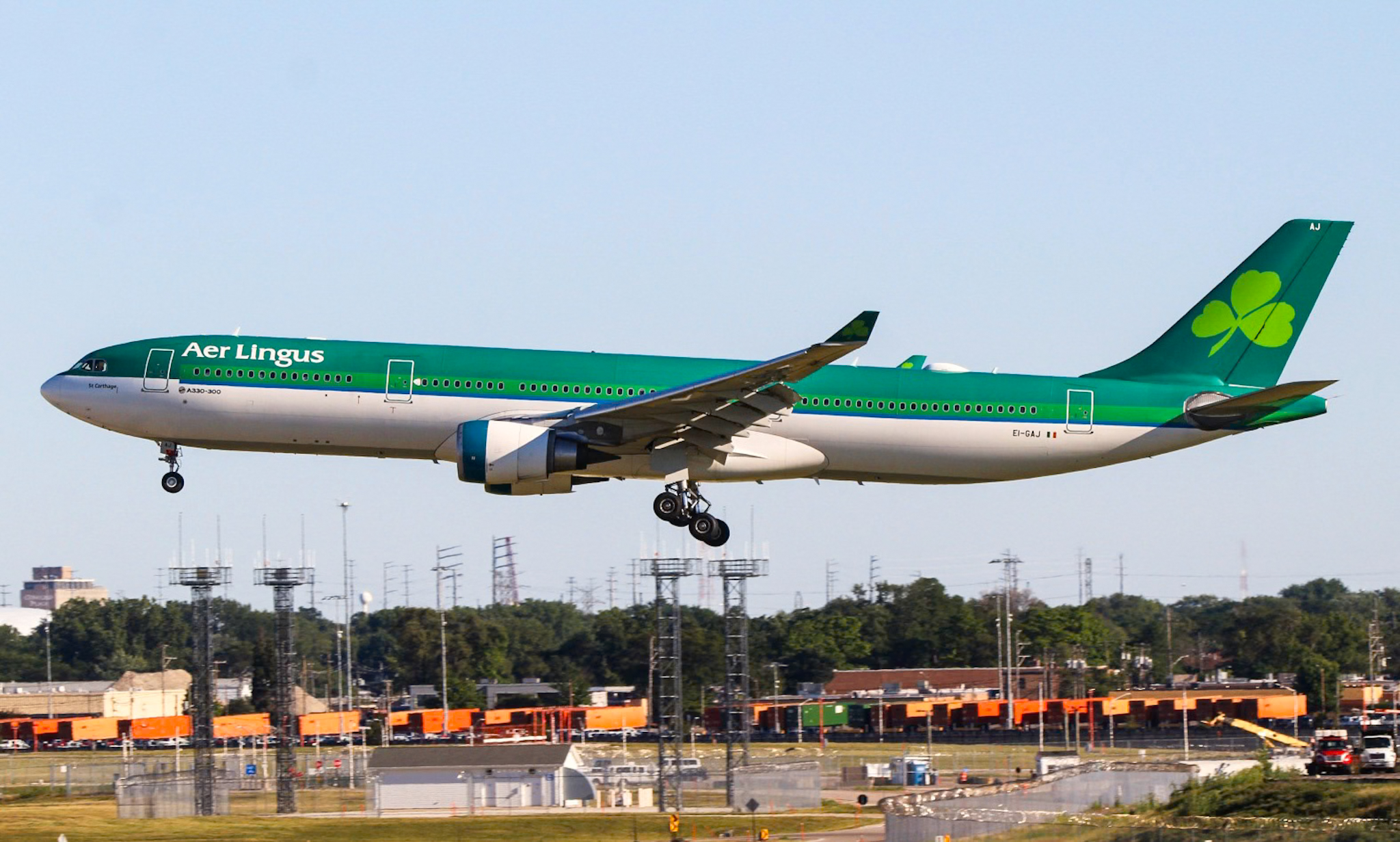 Full size: Aer Lingus Airbus A330-300 EI-GAJ at Chicago O'Hare International Airport