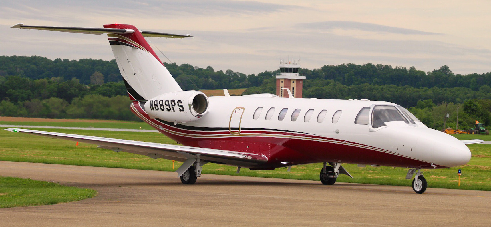 Full size: PRIVATE Cessna Citation CJ3 N889PS at Frederick Municipal Airport
