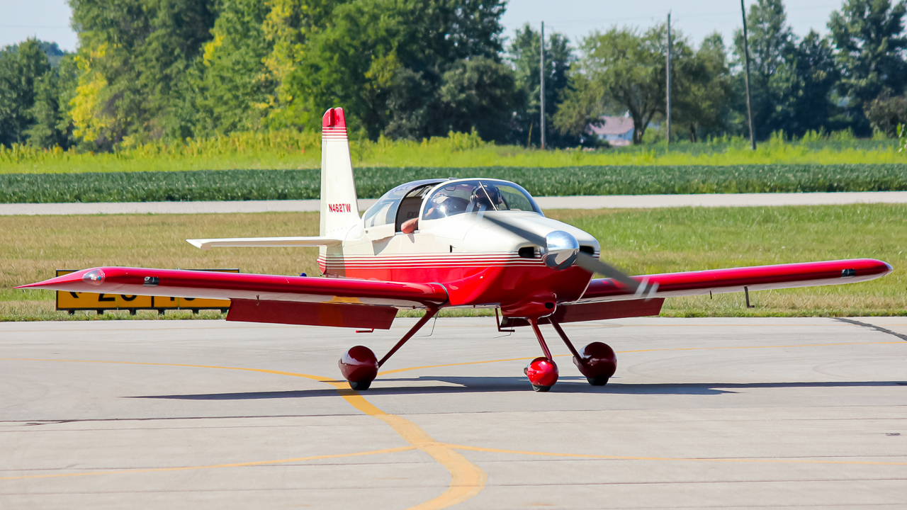 Full size: PRIVATE Van\'s RV-7A N462TW at Delaware Municipal Airport