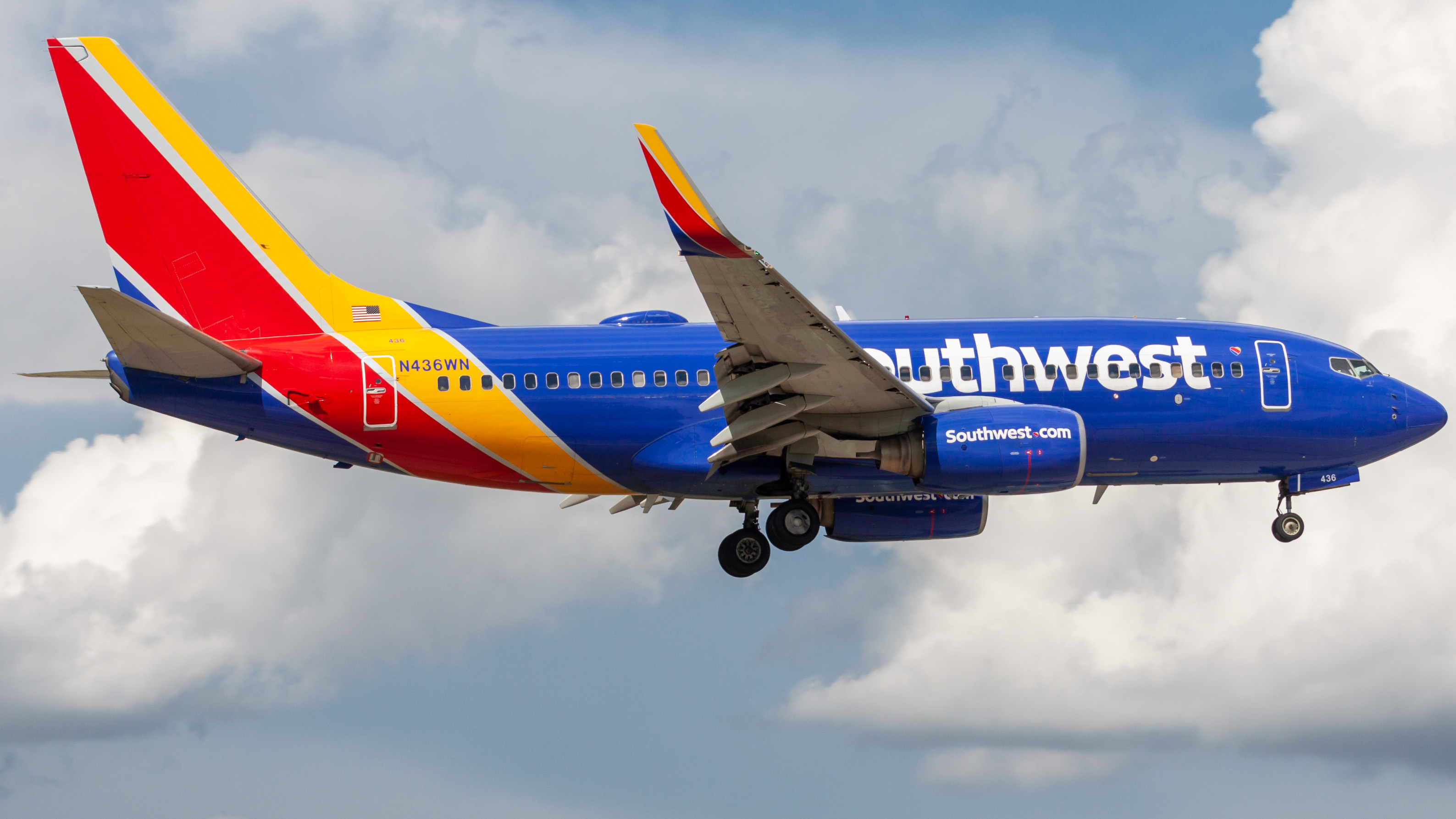 Full size: Southwest Airlines Boeing 737-700 N436WN at William P Hobby Airport