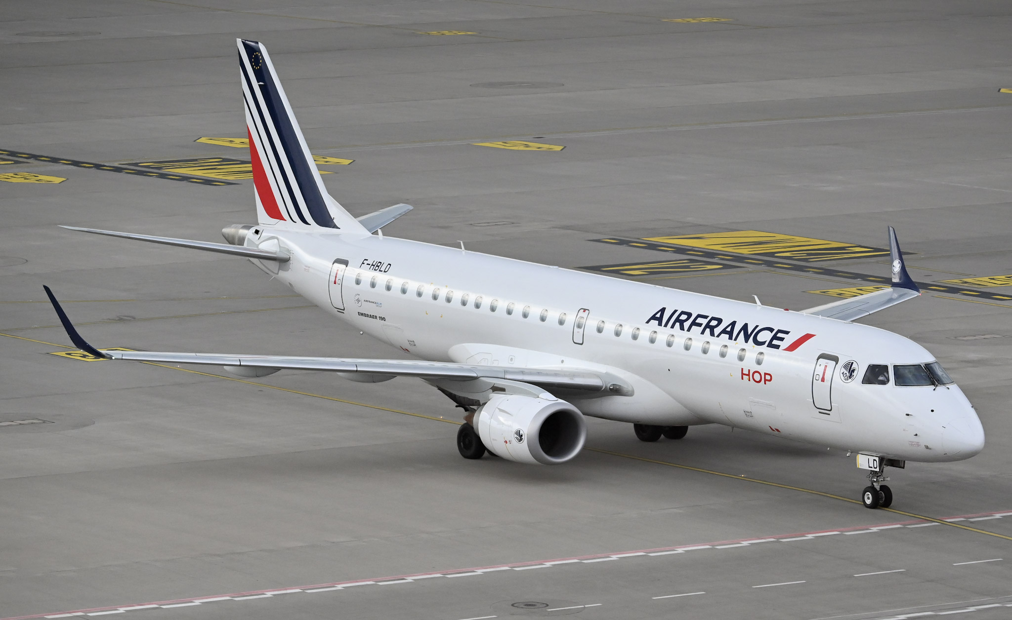 Full size: Air France Hop Embraer E190 F-HBLD at Berlin Brandenburg Airport