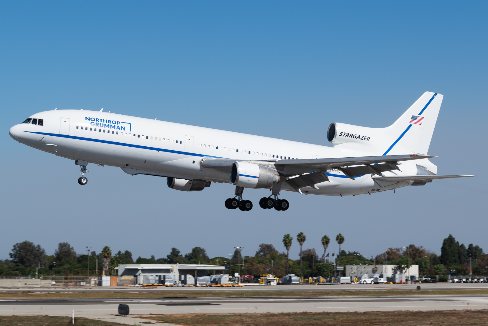 Full size: Northrop Grumman Lockheed L-1011 Tristar N140SC at Long Beach Airport