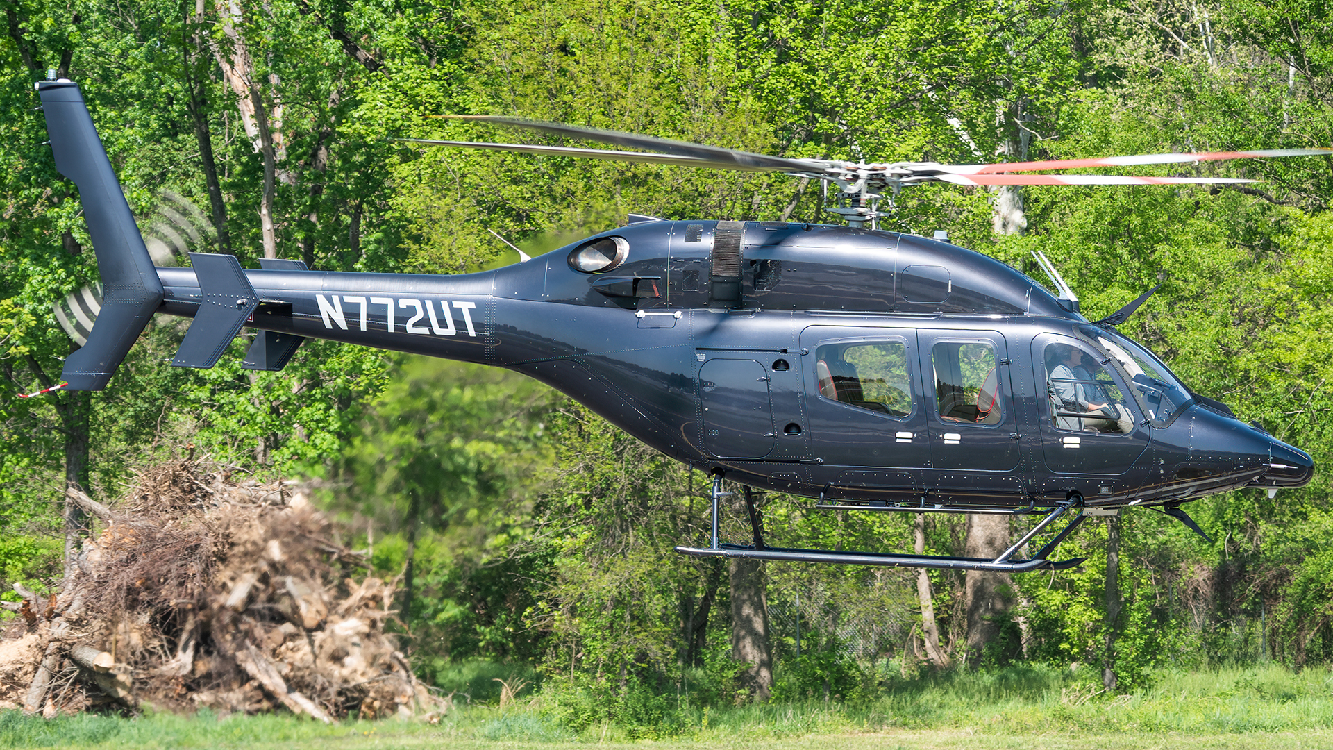 Full size: PRIVATE Bell 429 N772UT at College Park Airport