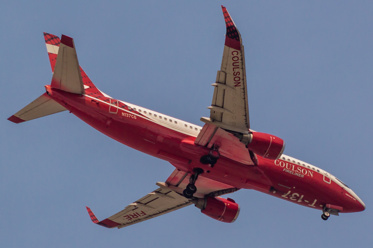 Full size: Coulson Flying Tankers Boeing 737-300 N137CG at San Bernardino International Airport