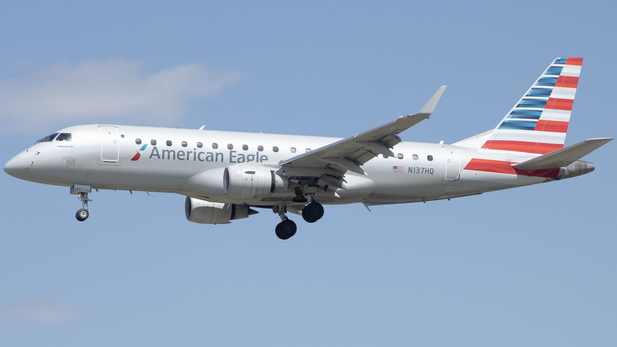 Full size: American Eagle Embraer E175 N137HQ at Baltimore/Washington International Thurgood Marshall Airport