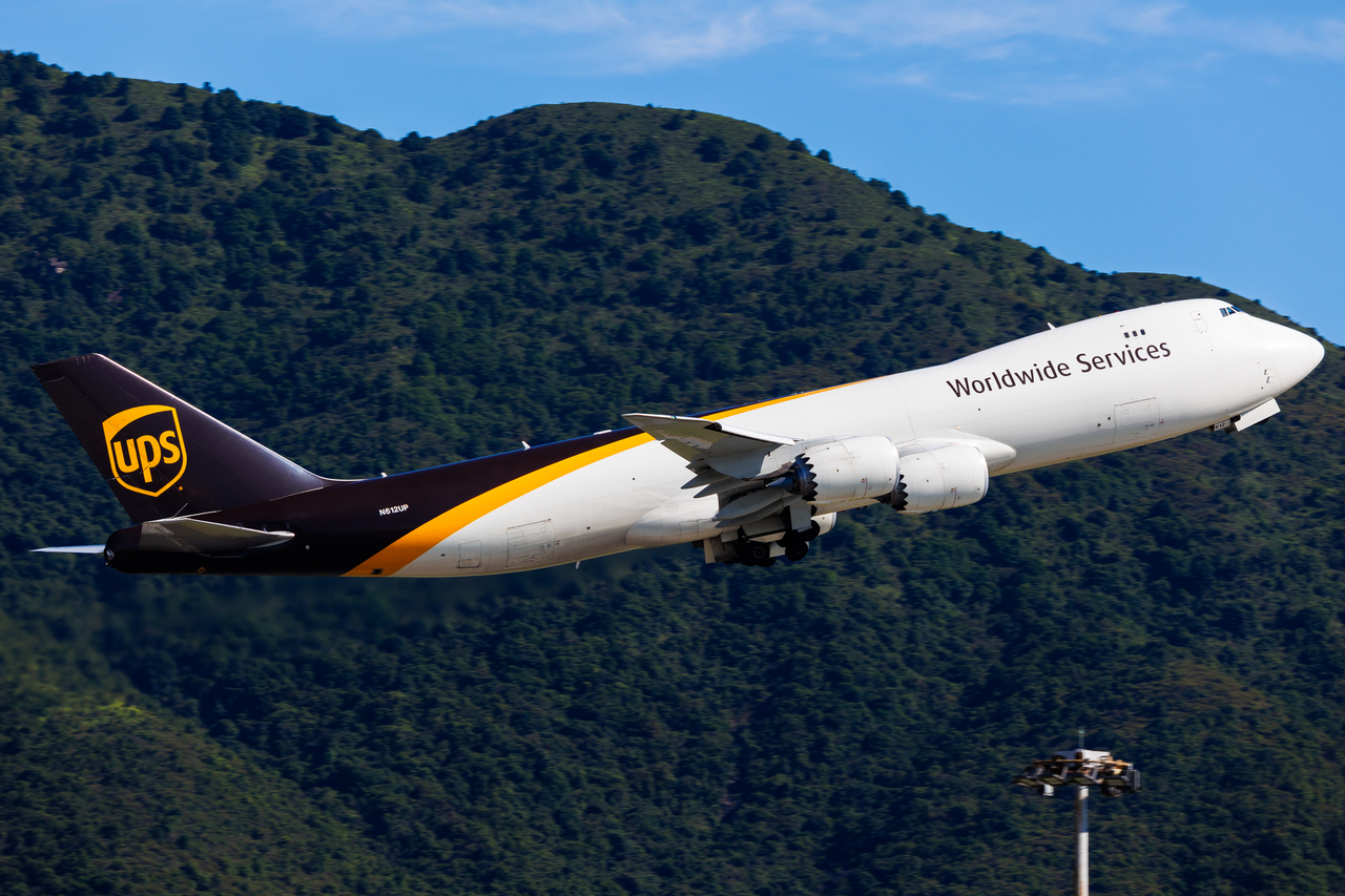 Full size: United Parcel Service Boeing 747-8F N612UP at Hong Kong International Airport