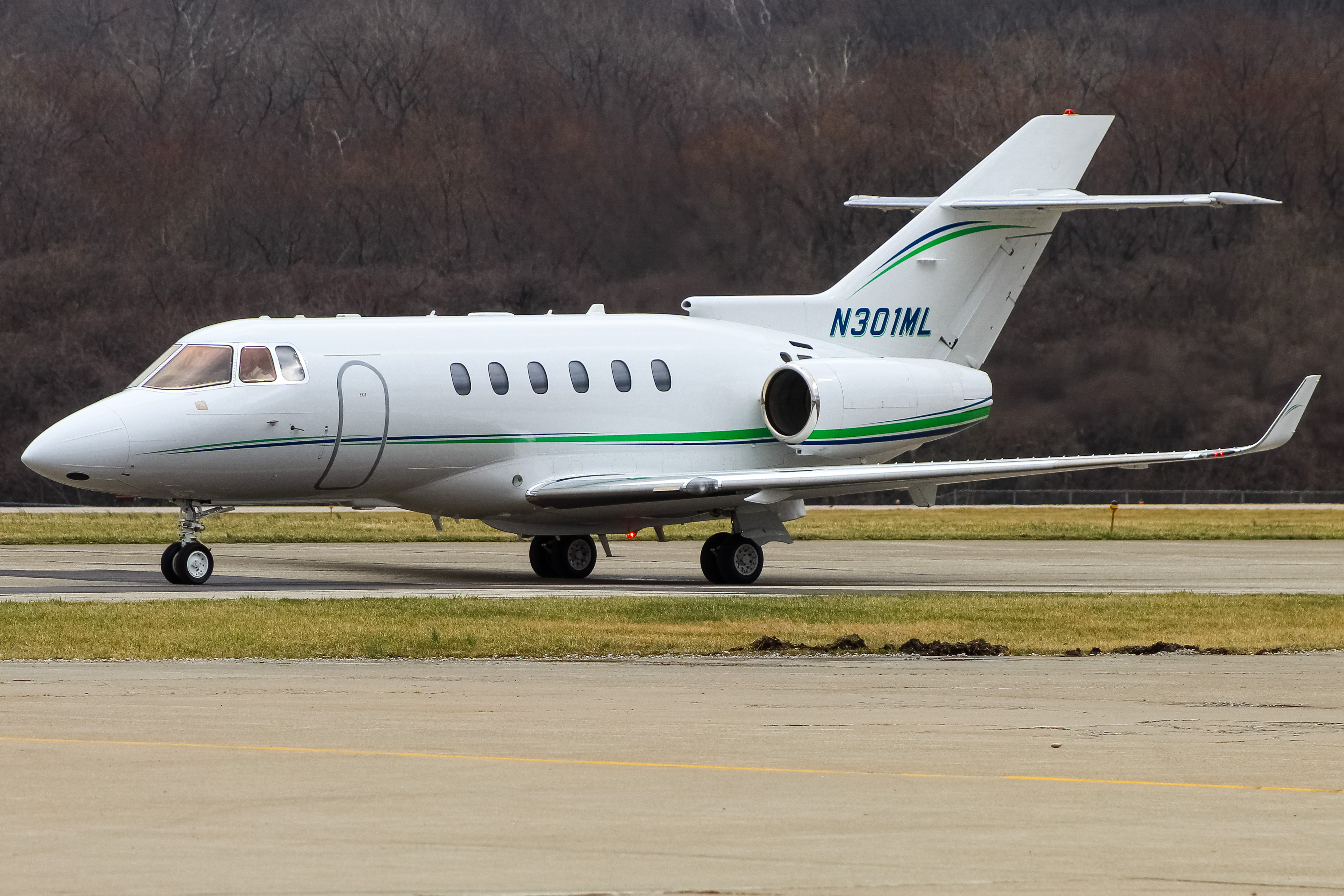 Full size: PRIVATE  Beechcraft Hawker 850XP N301ML at Cincinnati Municipal Airport/Lunken Field