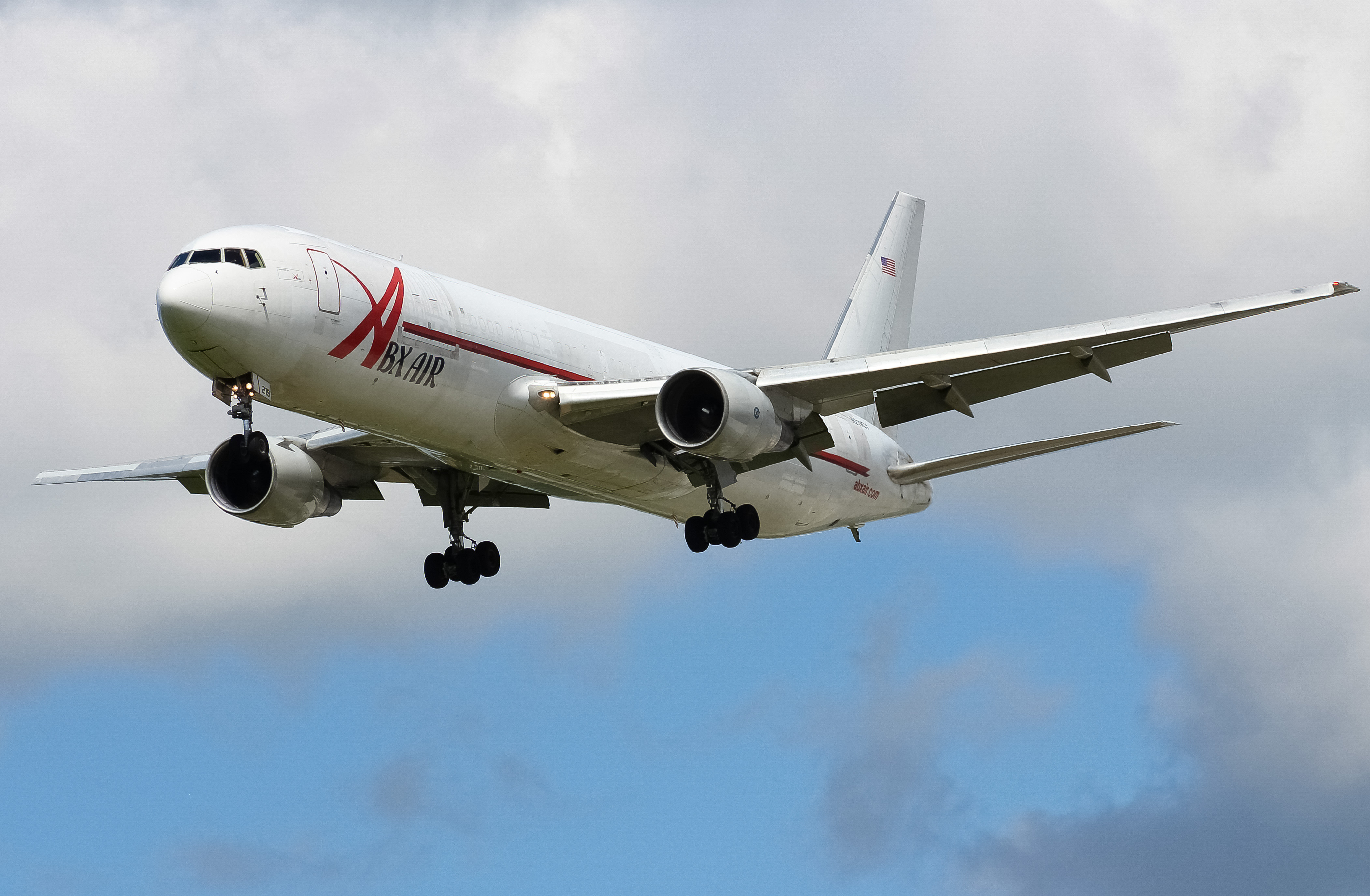 Full size: ABX Air Boeing 767-300F N219CY at Cincinnati/Northern Kentucky International Airport