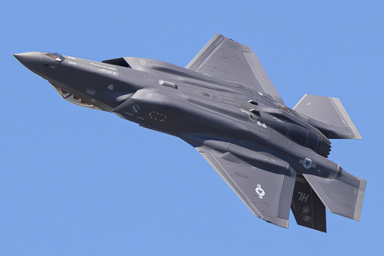 Full size: USAF - United States Air Force Lockheed Martin F-35 Lightning 225692 at Lakeland Linder International Airport