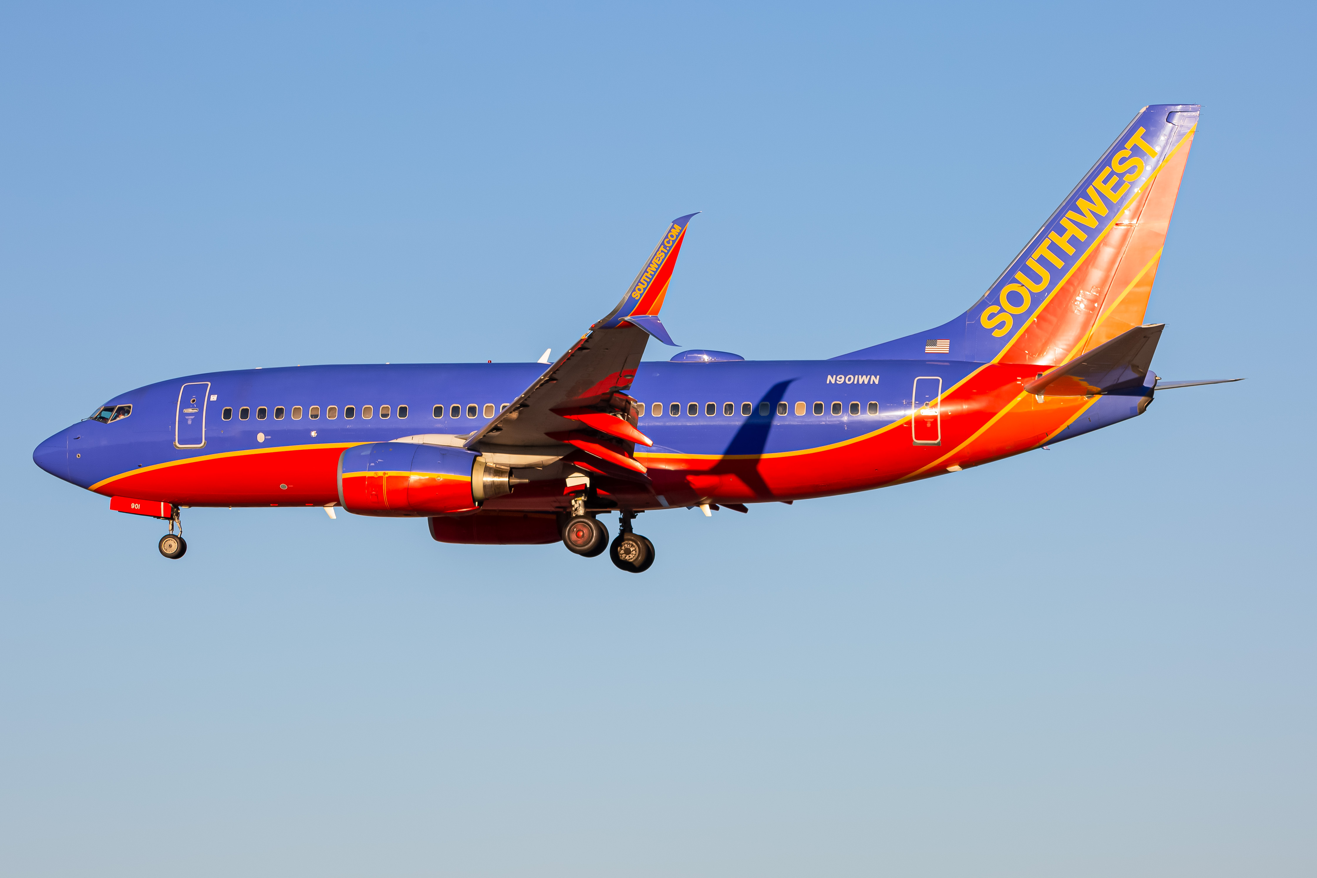 Full size: Southwest Airlines Boeing 737-700 N901WN at Baltimore/Washington International Thurgood Marshall Airport