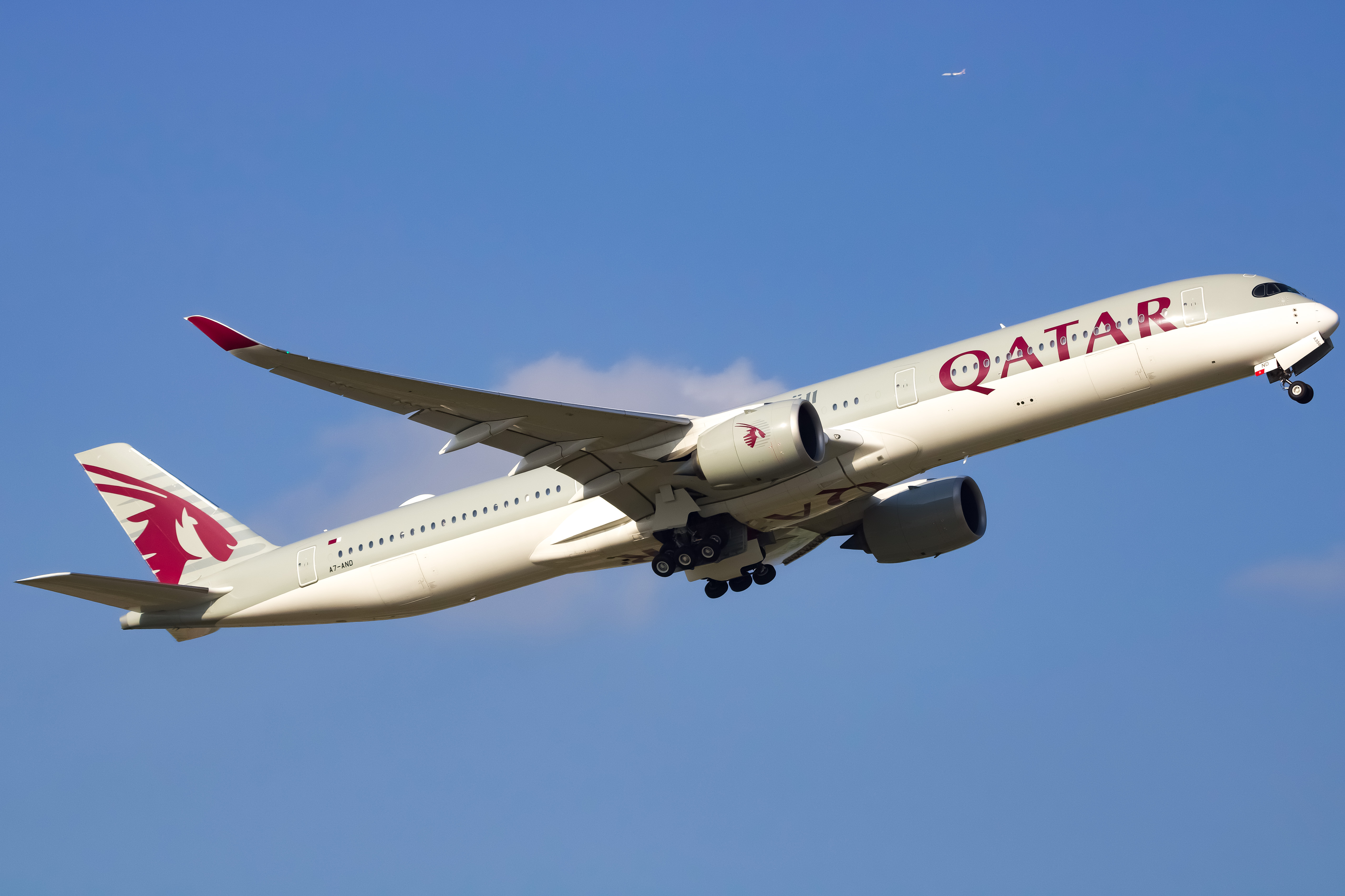 Full size: Qatar Airways Airbus A350-1000 A7-AND at Dallas-Fort Worth International Airport