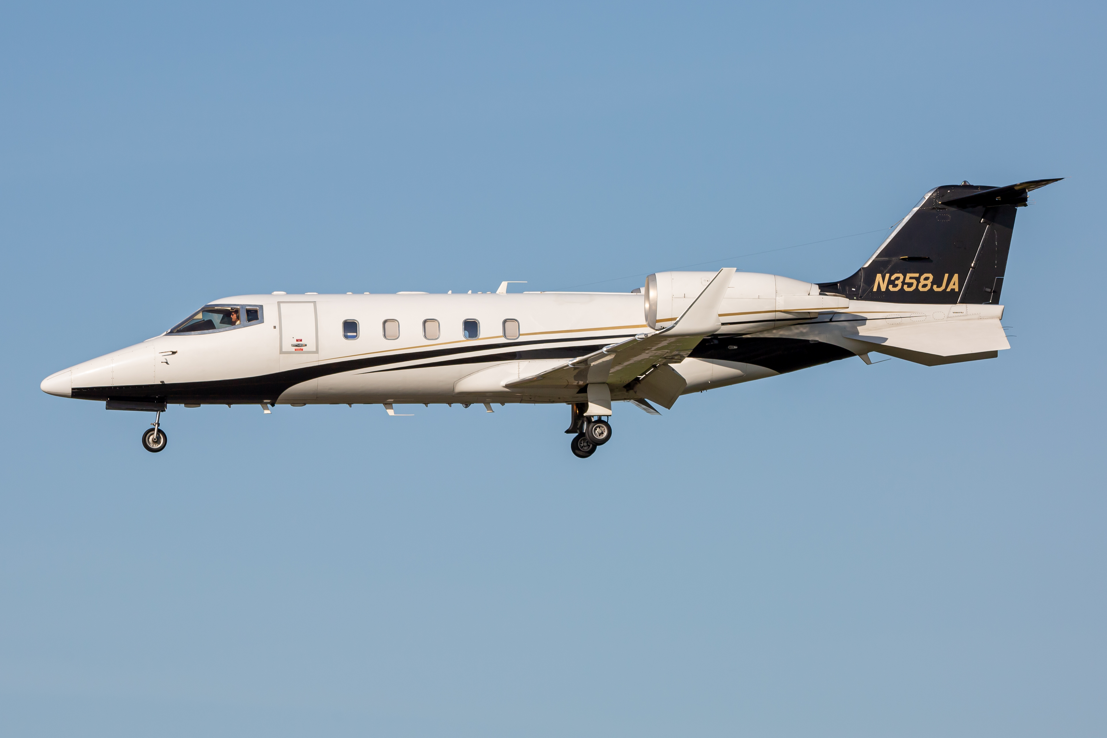 Full size: PRIVATE  Learjet 60 N358JA at Baltimore/Washington International Thurgood Marshall Airport