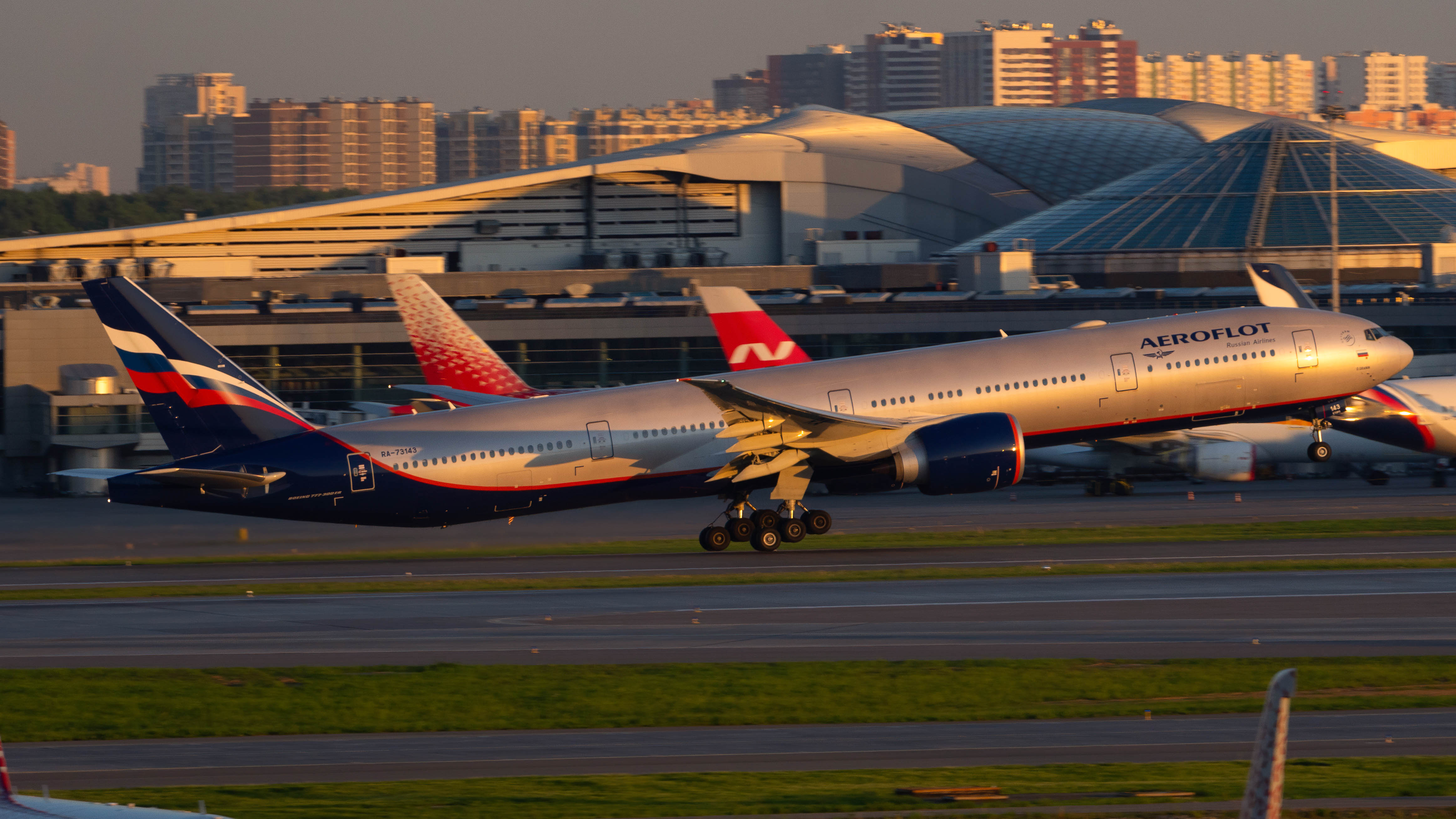 Full size: Aeroflot Boeing 777-300ER RA-73143 at Moscow Sheremetyevo International Airport