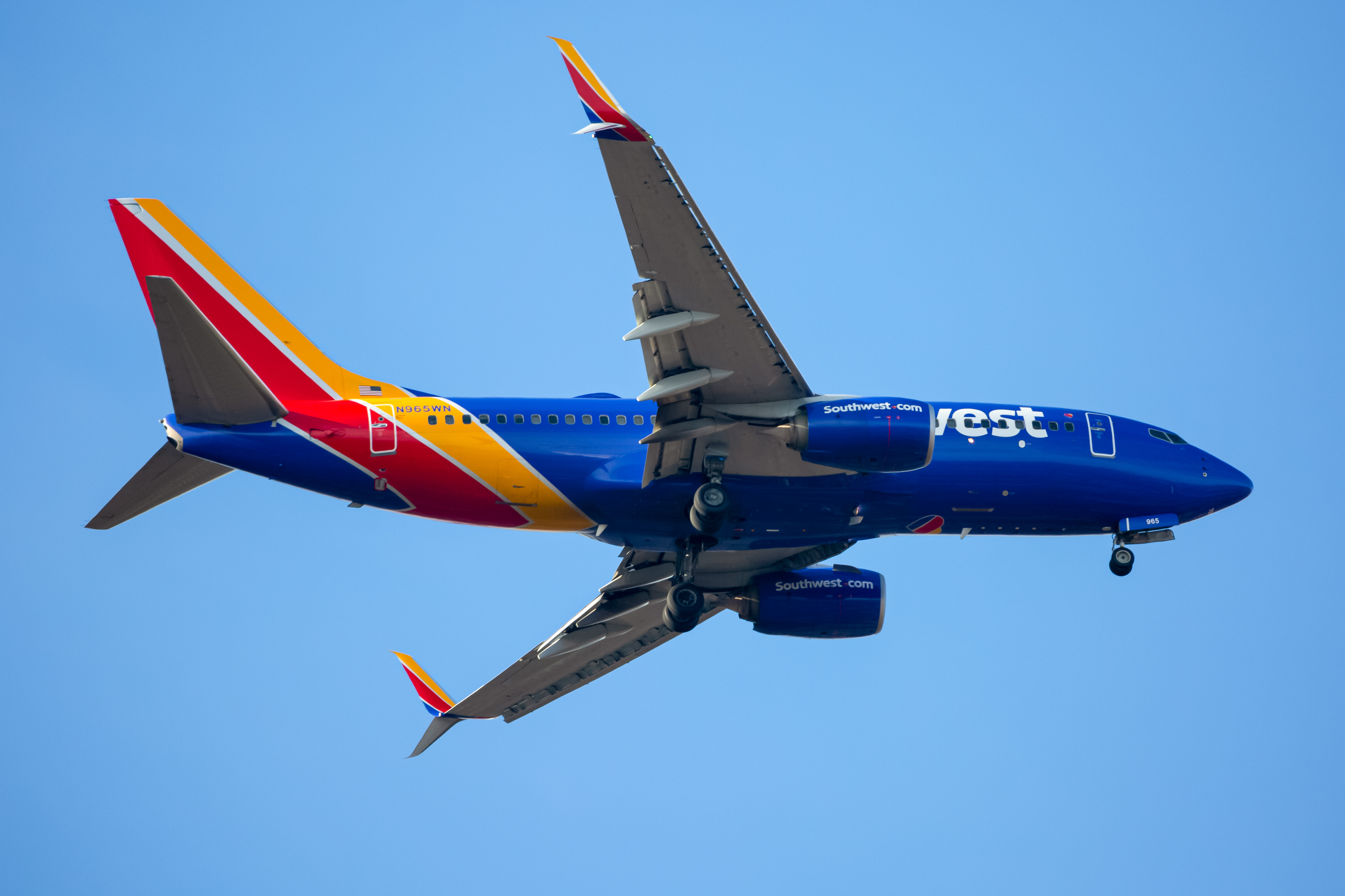Full size: Southwest Airlines Boeing 737-700 N9565wn at Baltimore/Washington International Thurgood Marshall Airport