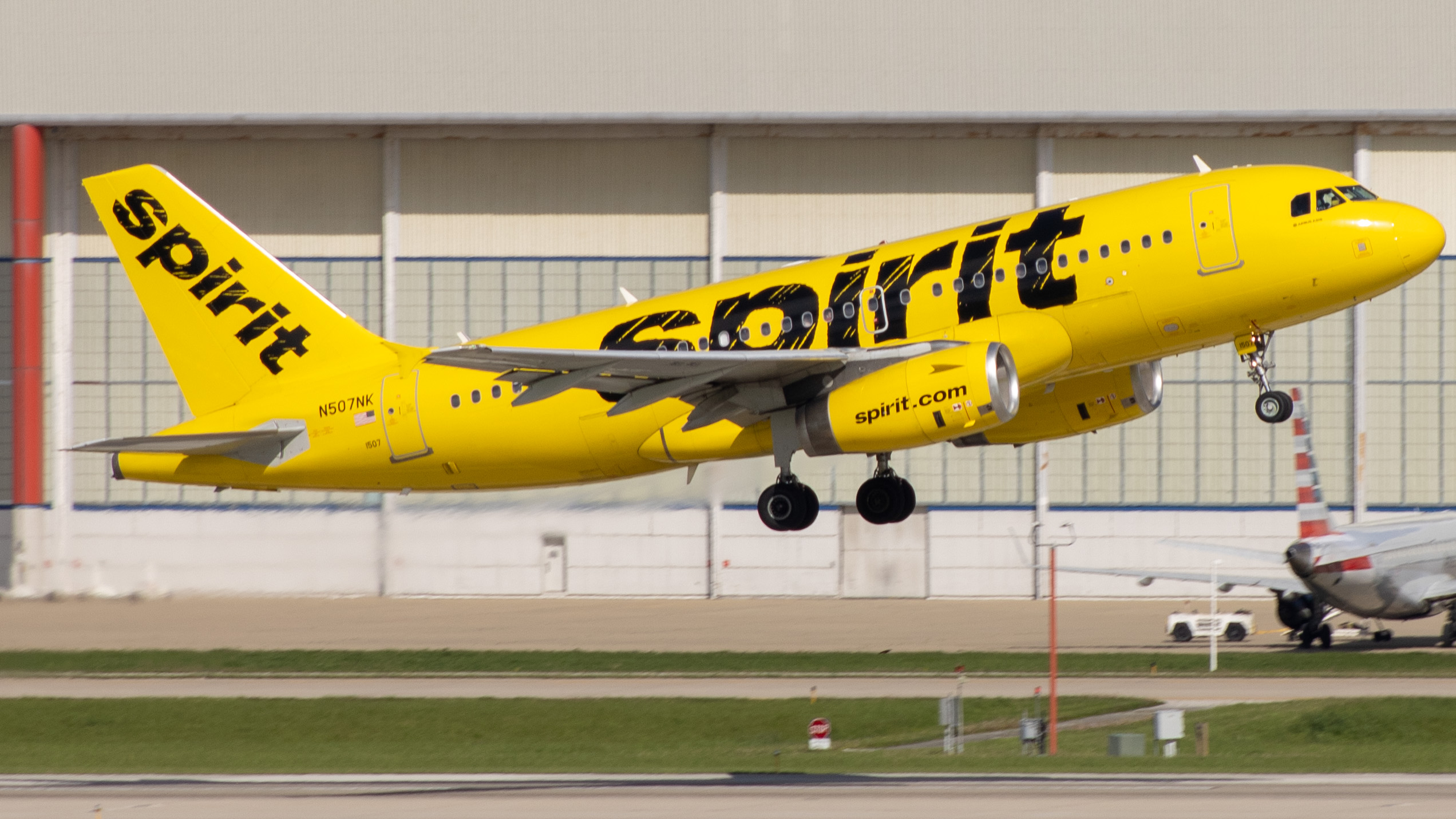 Full size: Spirit Airlines Airbus A319 N507NK at Indianapolis International Airport