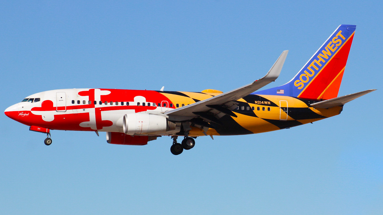 Full size: Southwest Airlines Boeing 737-700 N214WN at Harry Reid International Airport