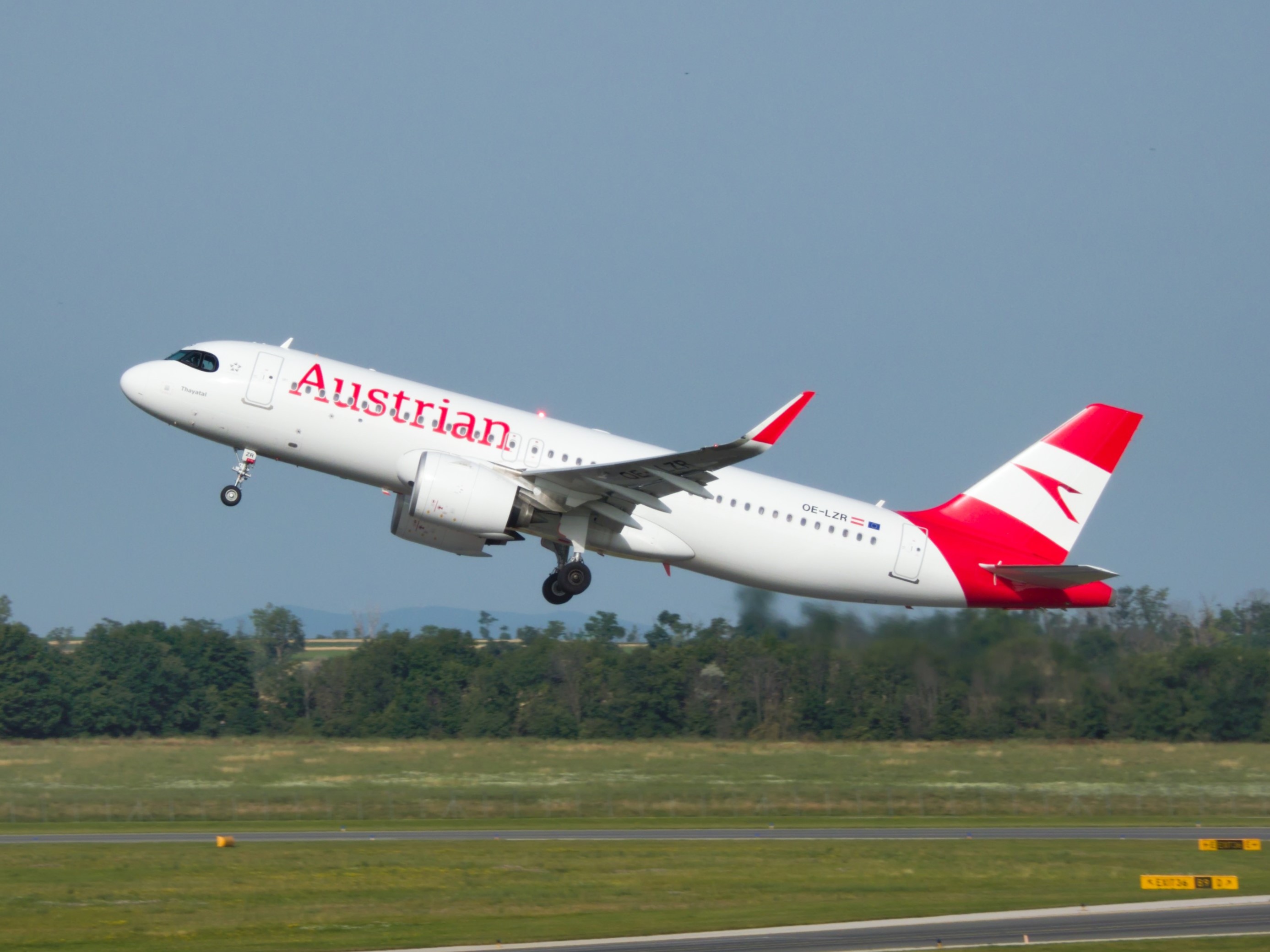 Full size: Austrian Airlines Airbus A320NEO OE-LZR at Vienna International Airport