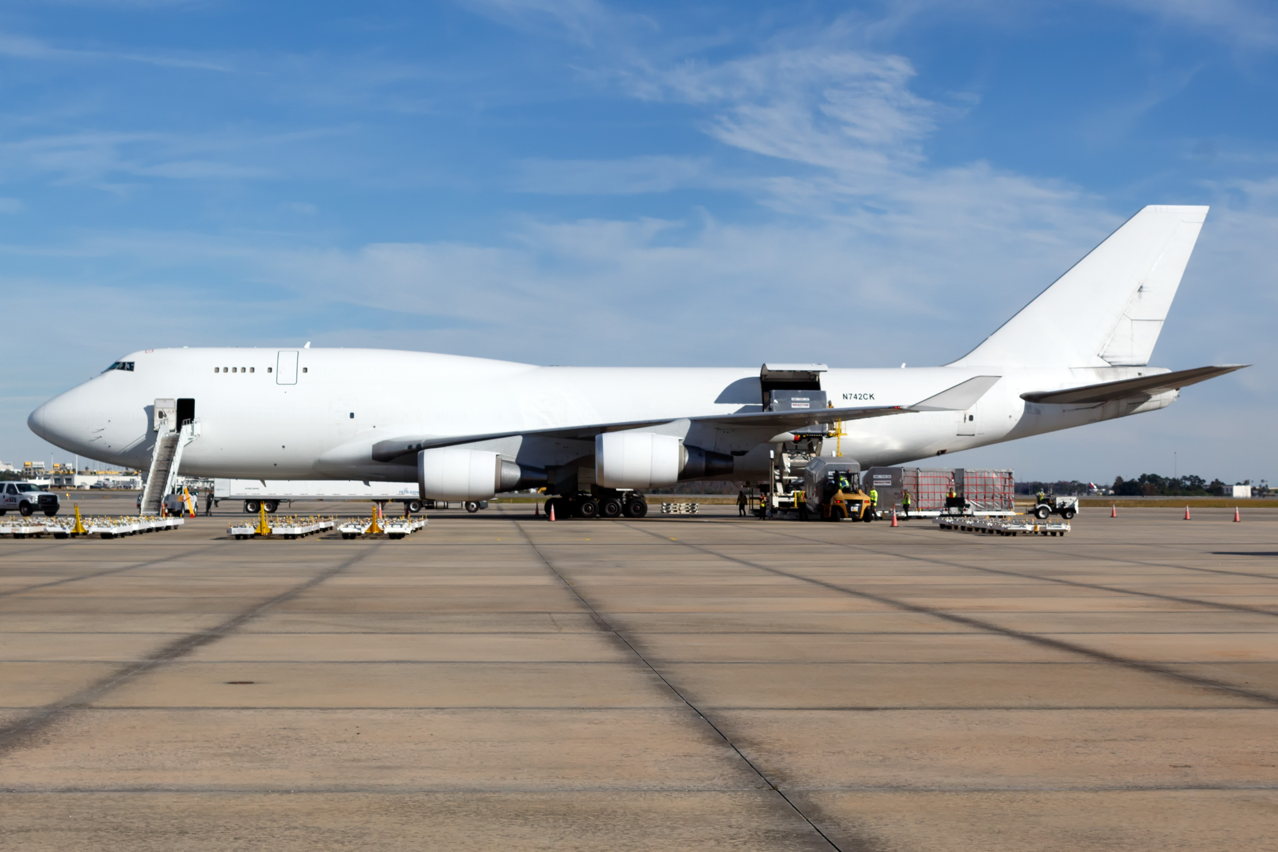 Full size: Kalitta Air Boeing 747-400 N742CK at Orlando International Airport