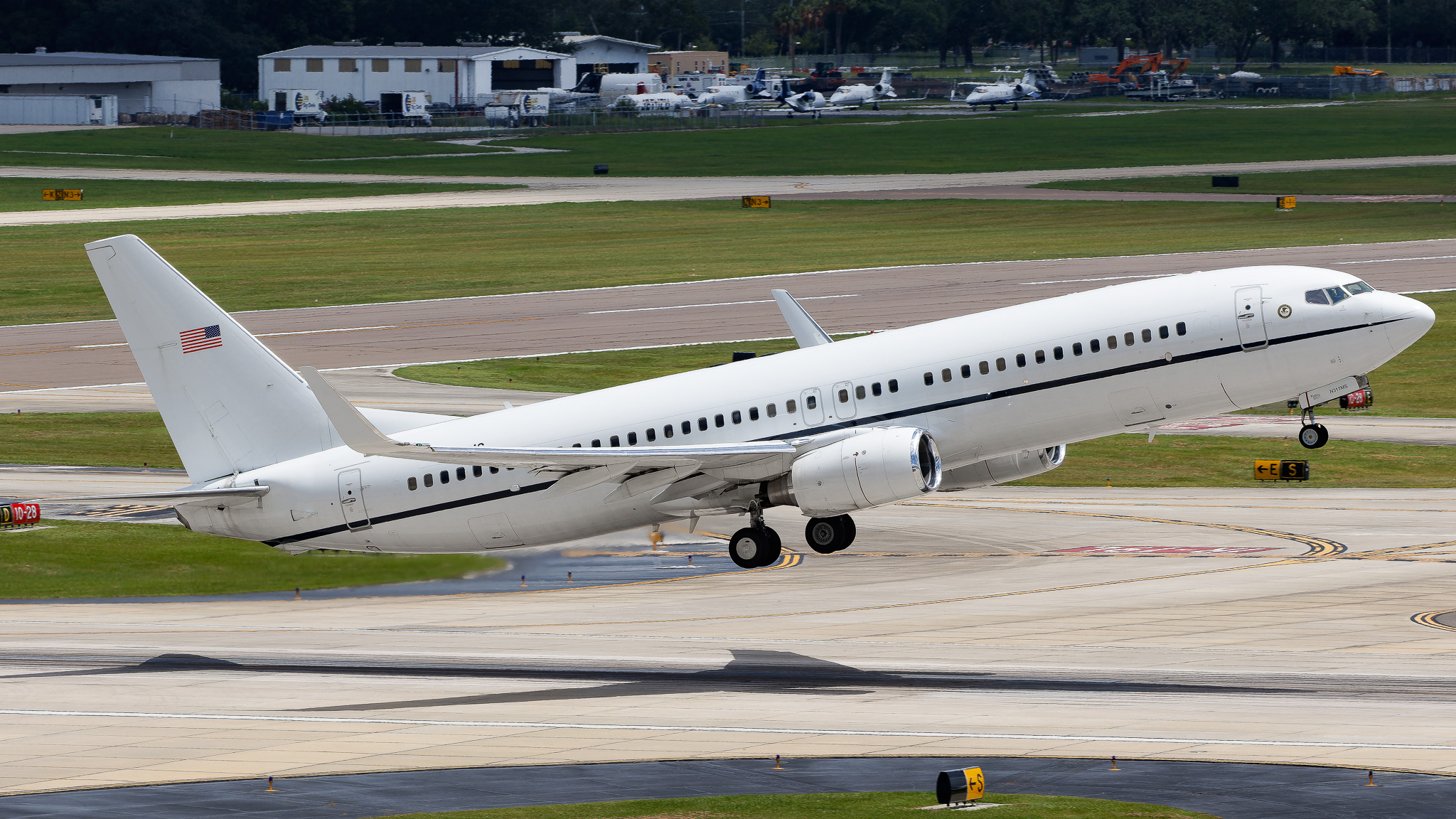Full size: United States - Marshals Service Boeing 737-800 N311MS at Tampa International Airport