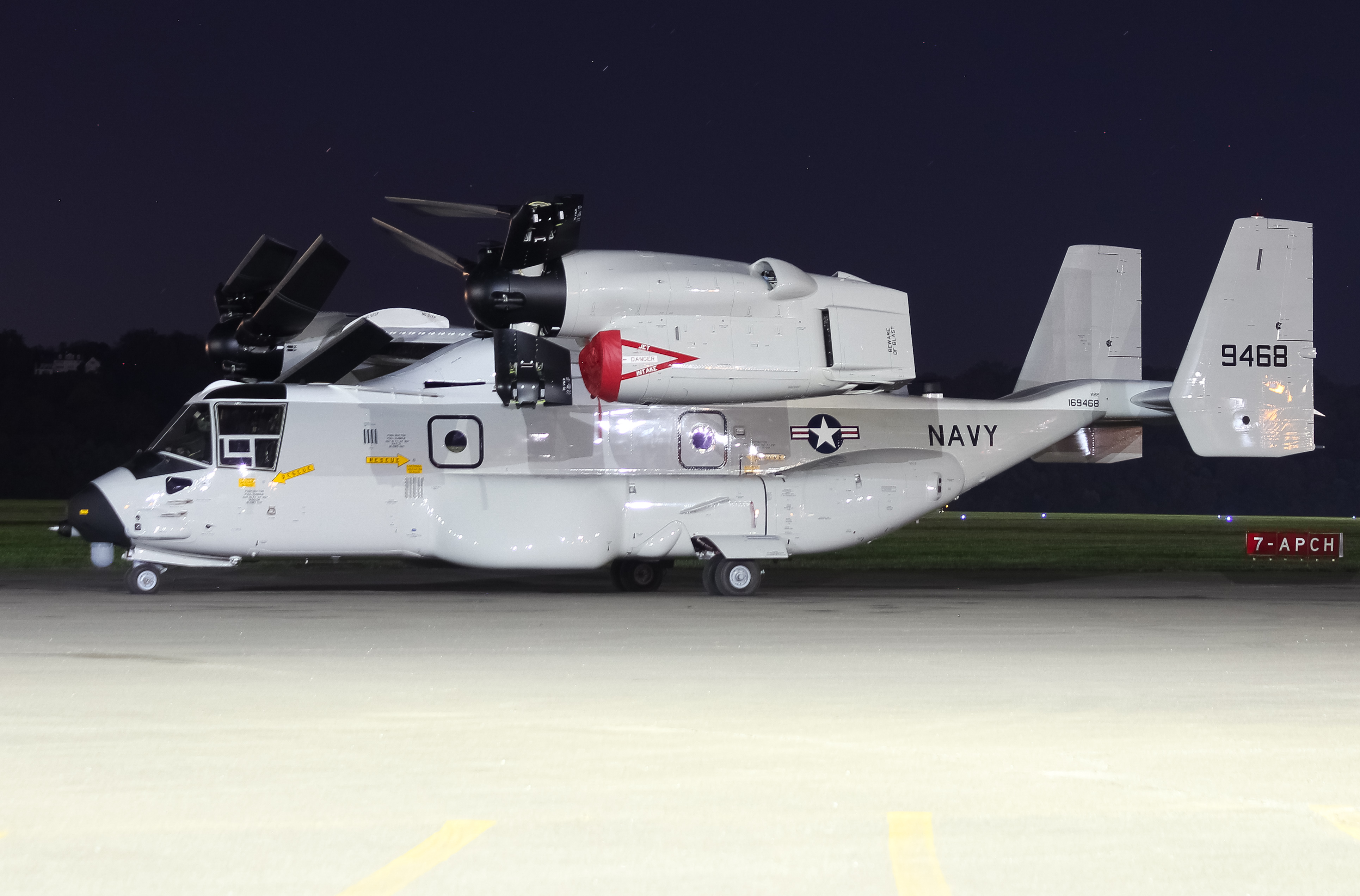 Full size: USN - United States Navy Boeing CMV-22 Osprey 169468 at Cincinnati Municipal Airport/Lunken Field
