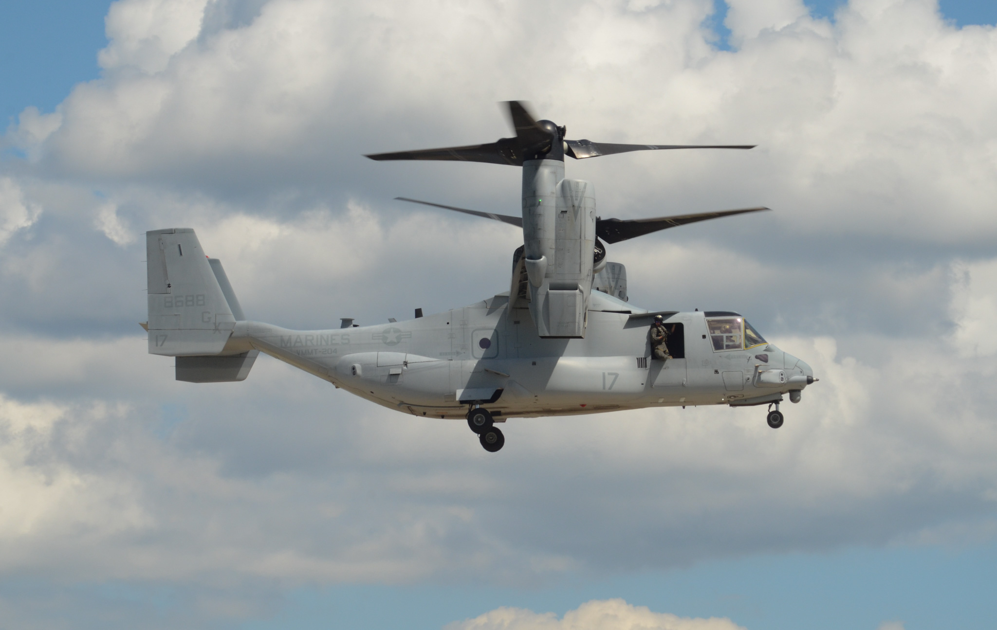 Full size: USMC - United States Marine Corp Bell Boeing V-22 Osprey 168588 at Wittman Regional Airport