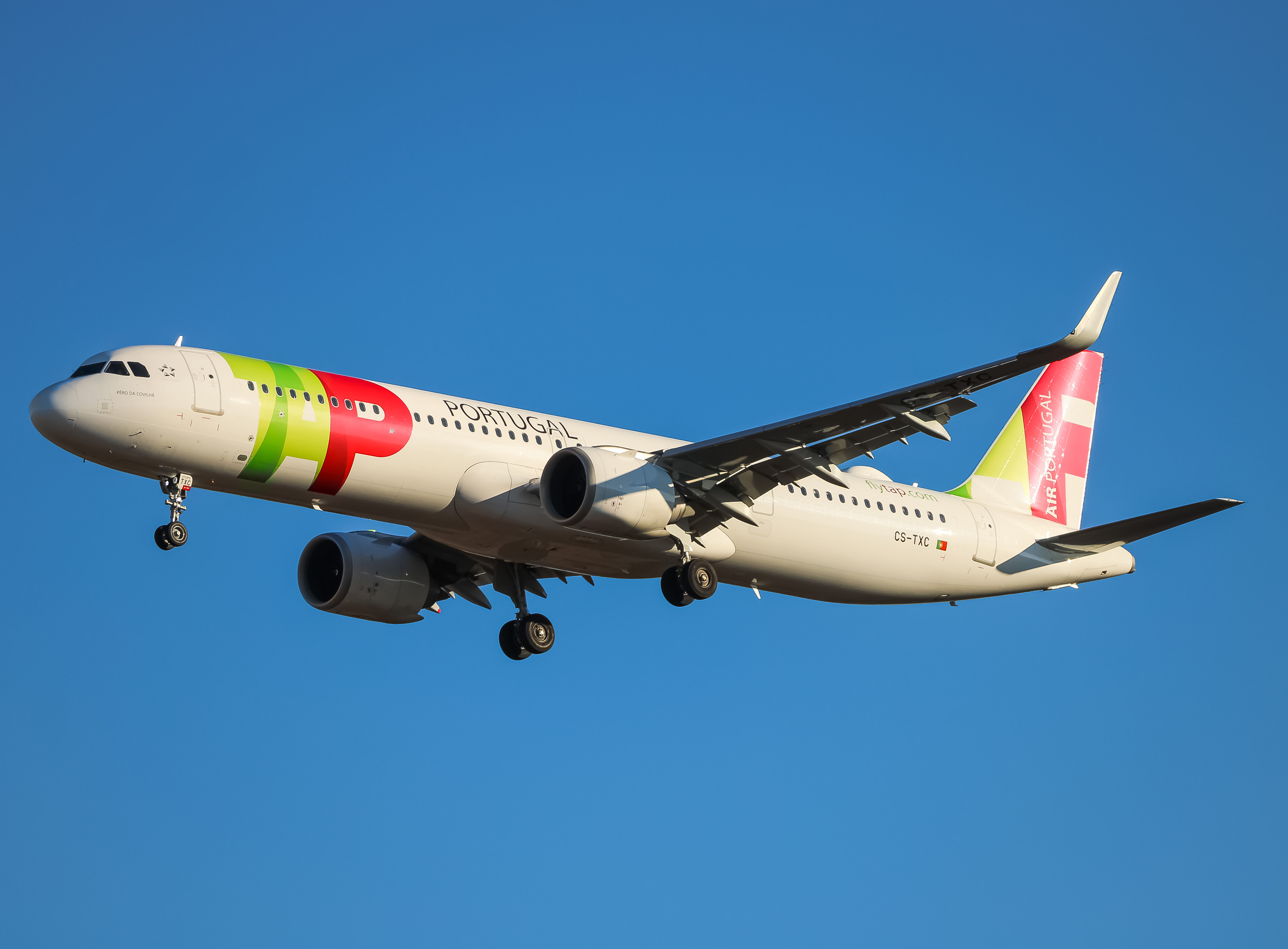 Full size: TAP Air Portugal Airbus A321NEO CS-TXC at Washington Dulles International Airport