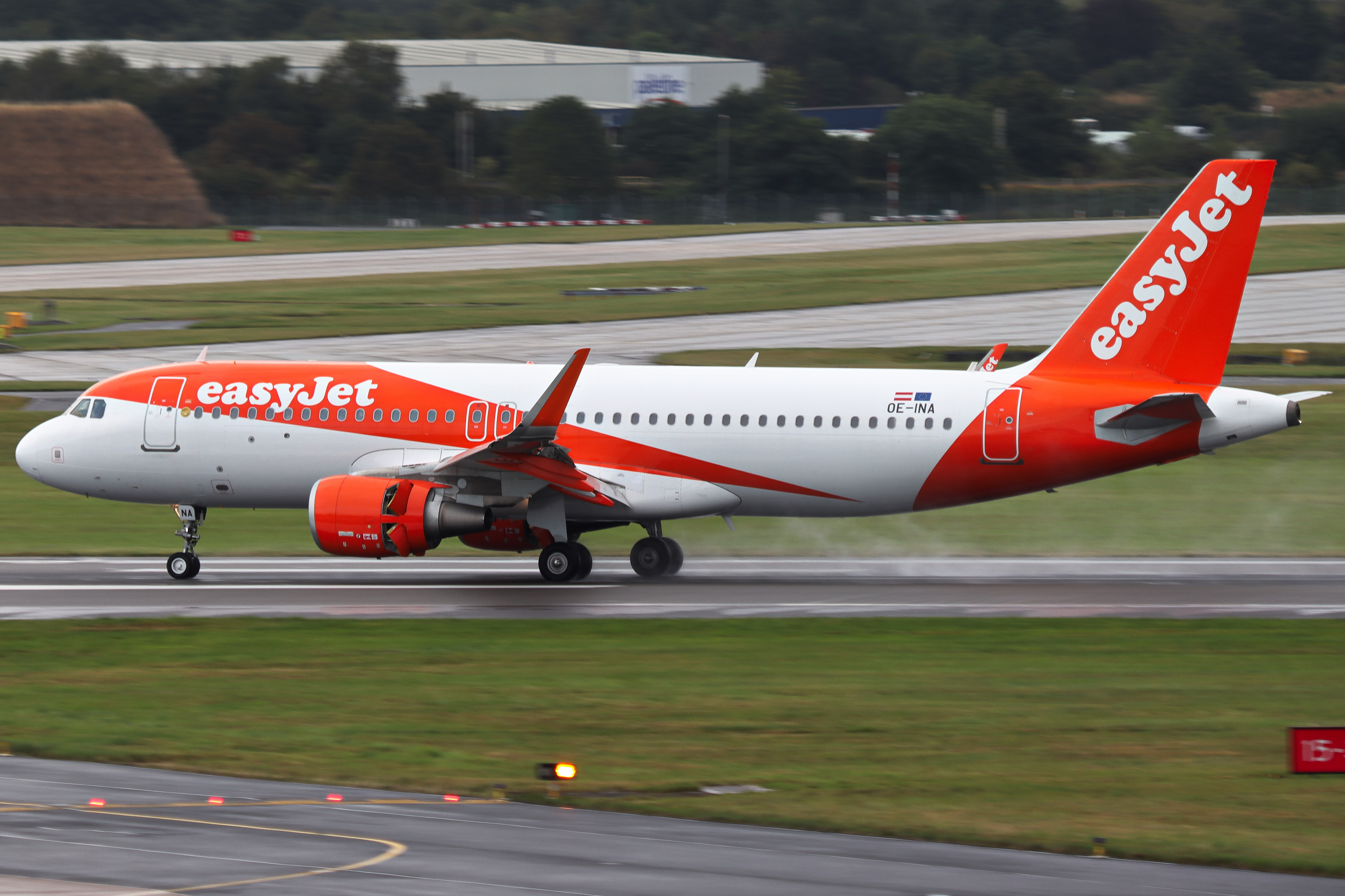 Full size: EasyJet  Airbus A320 OE-INA at Birmingham Airport