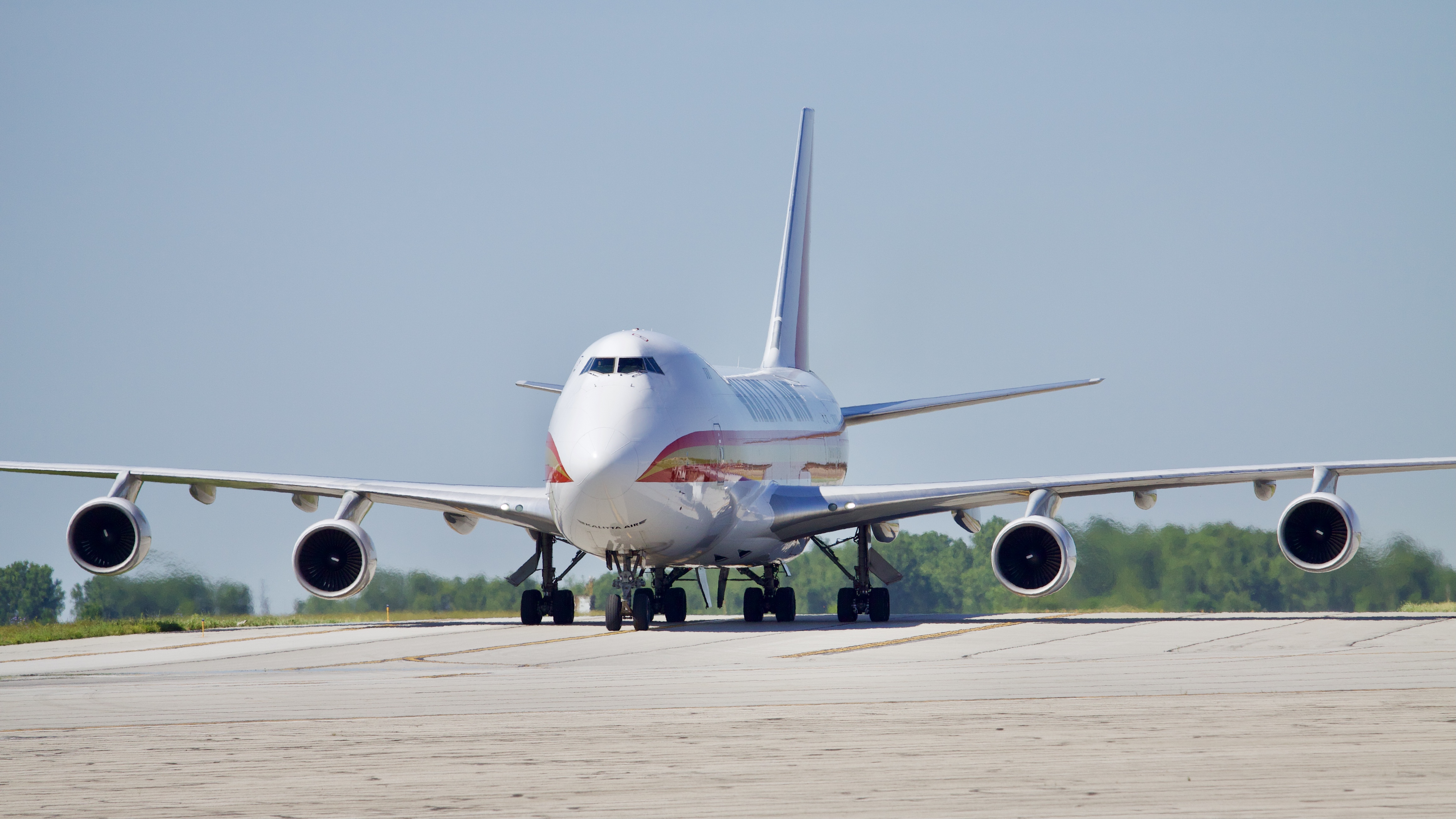 Full size: Kalitta Air  Boeing 747-400F N706CK at Rickenbacker International Airport