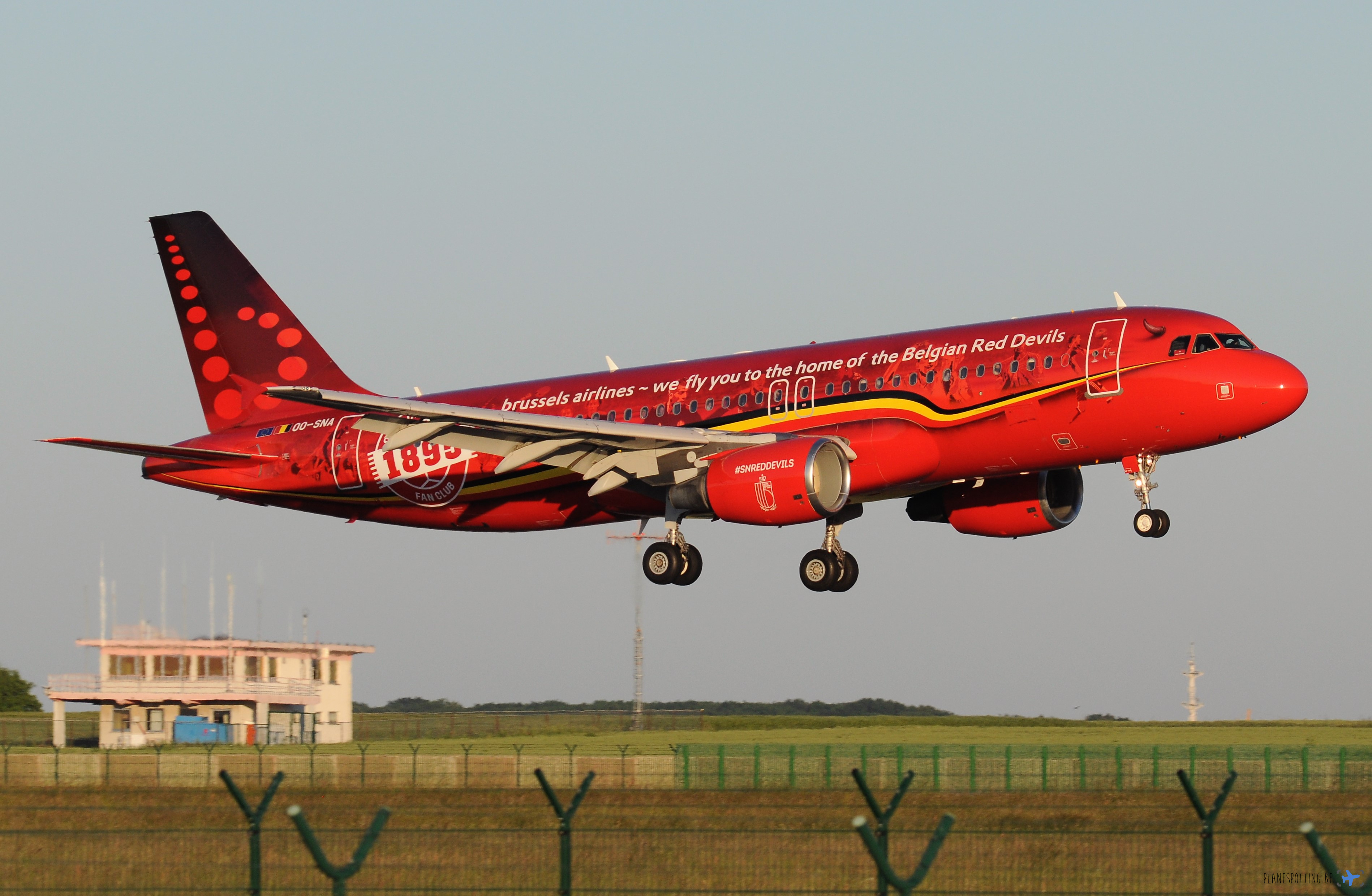 Full size: Brussels Airlines Airbus A320 OO-SNA at Brussels Airport