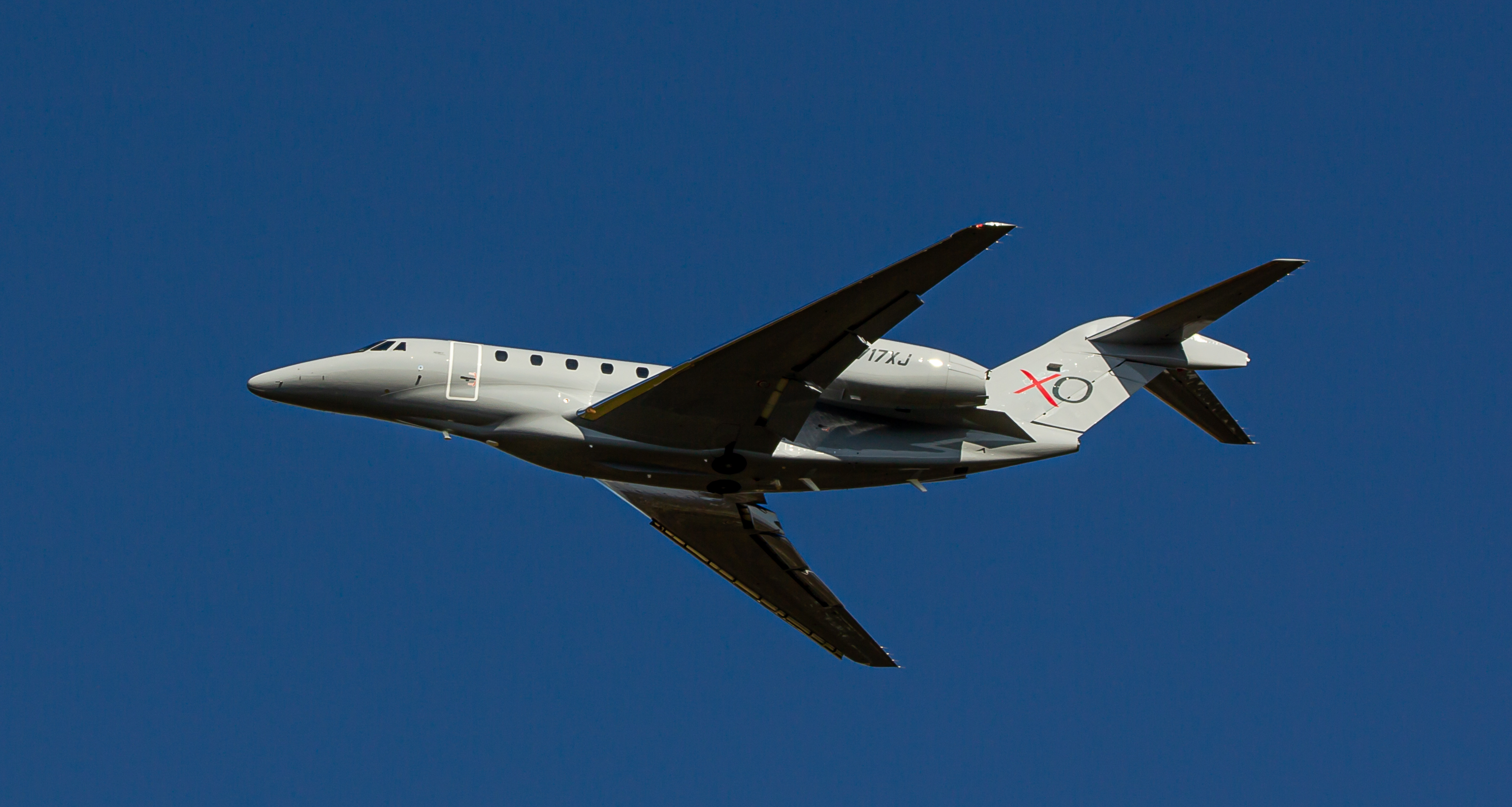 Full size: XO Jet Cessna Citation 750 X N717XJ at Pittsburgh International Airport