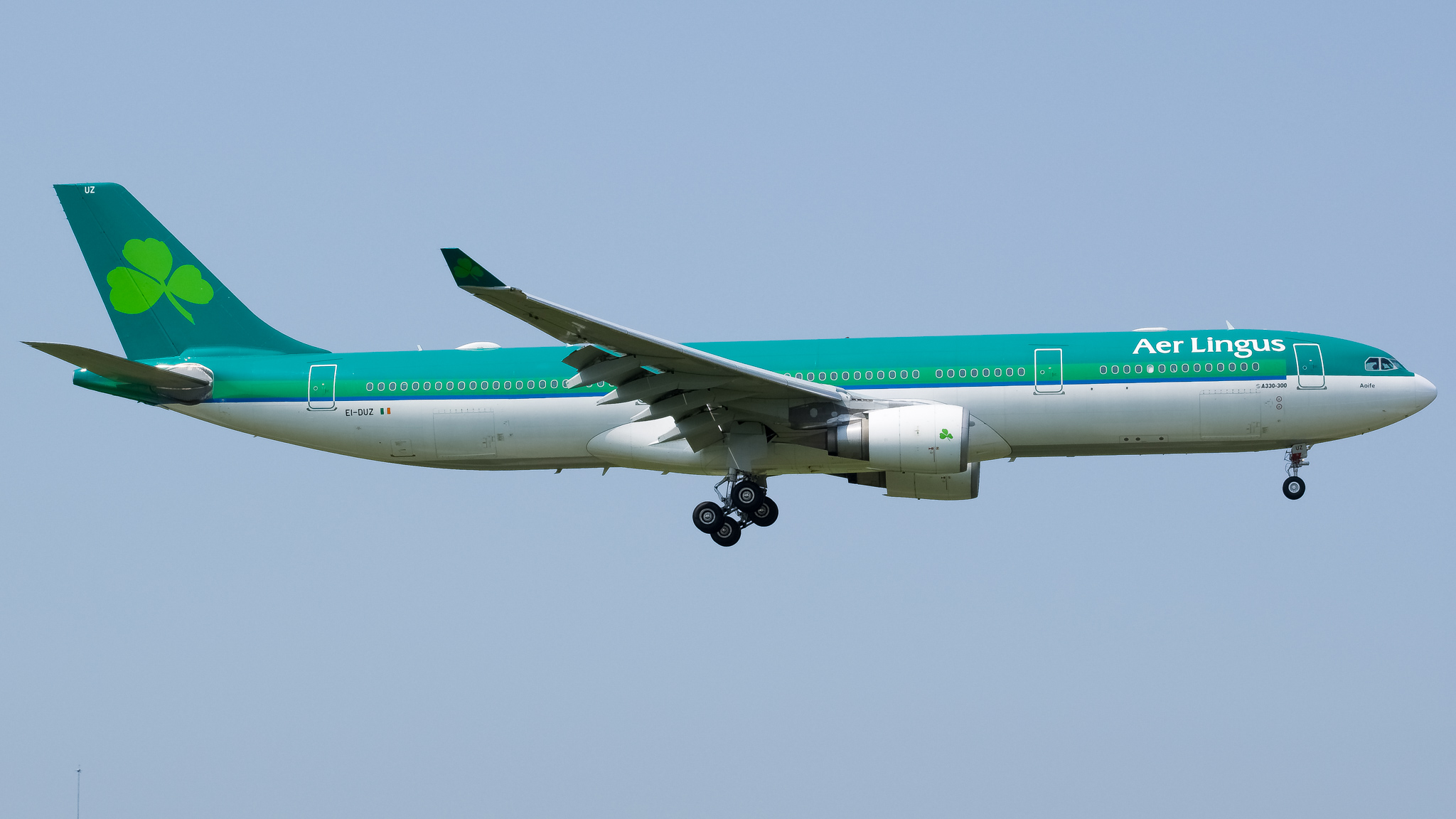 Full size: Aer Lingus Airbus A330-300 EI-DUZ at Chicago O'Hare International Airport