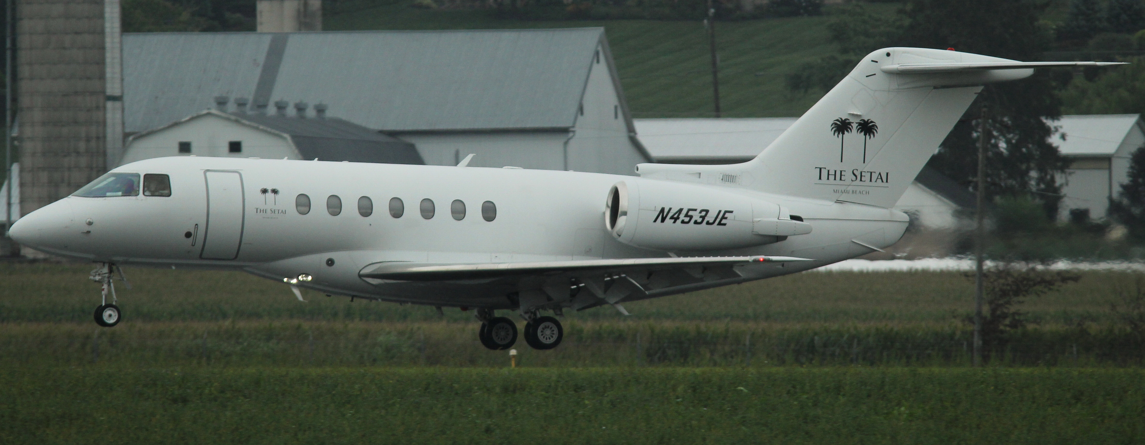 Full size: PRIVATE Beechcraft Hawker 4000 Horizon  N453JE at Lancaster Airport