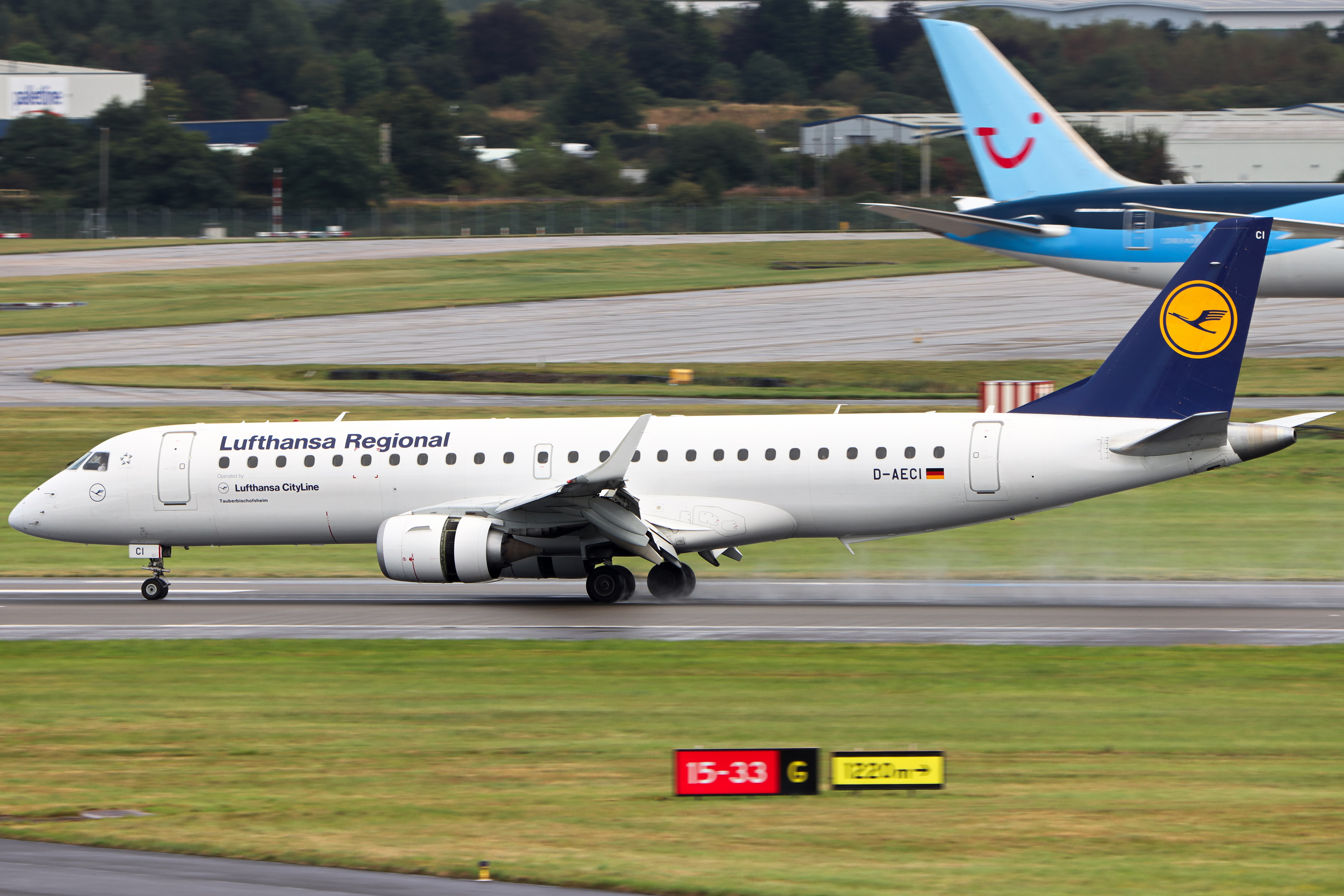 Full size: Lufthansa CityLine Embraer E190 D-AECI at Birmingham Airport