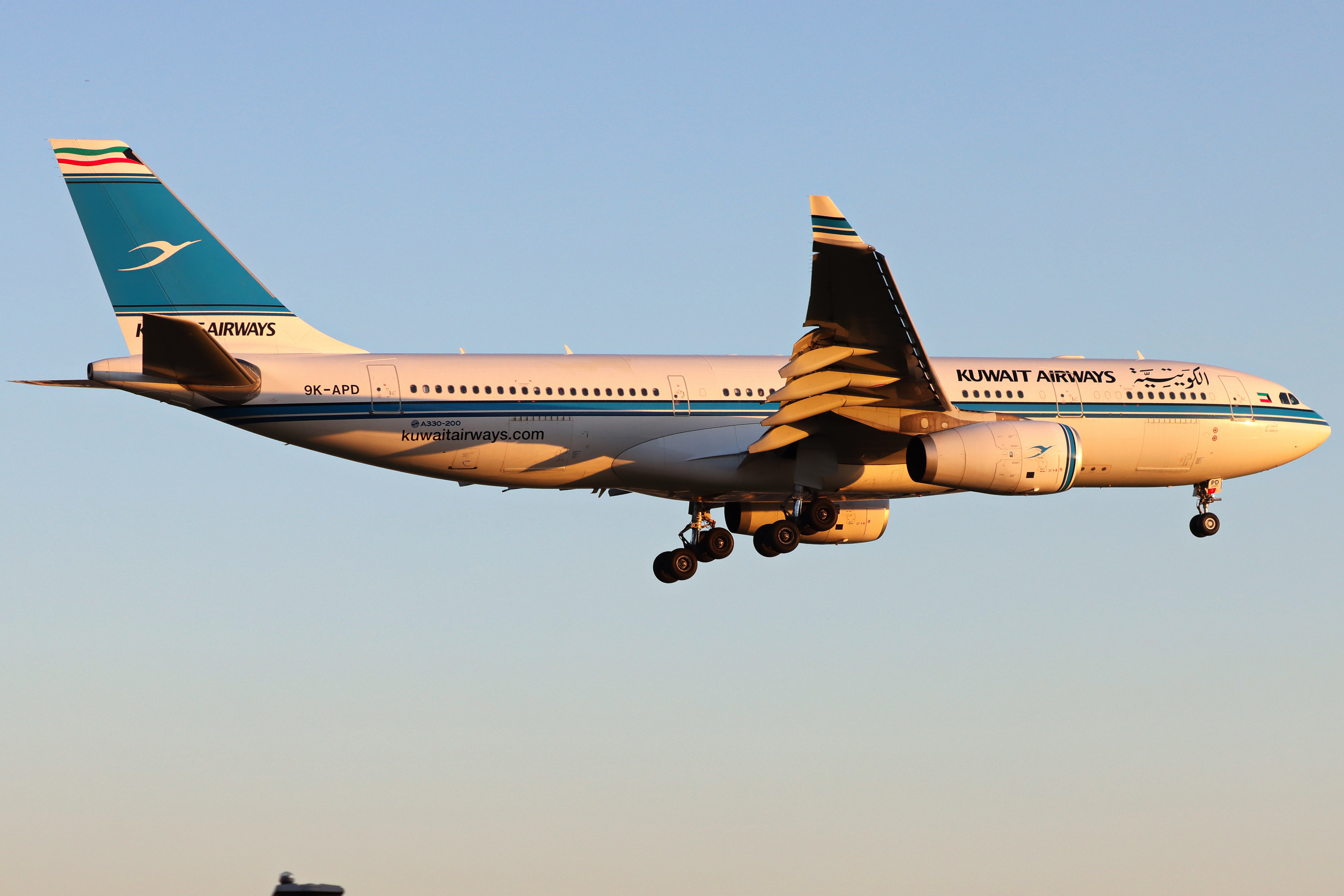 Full size: Kuwait Airways Airbus A330-200 9K-APD at London Heathrow International Airport