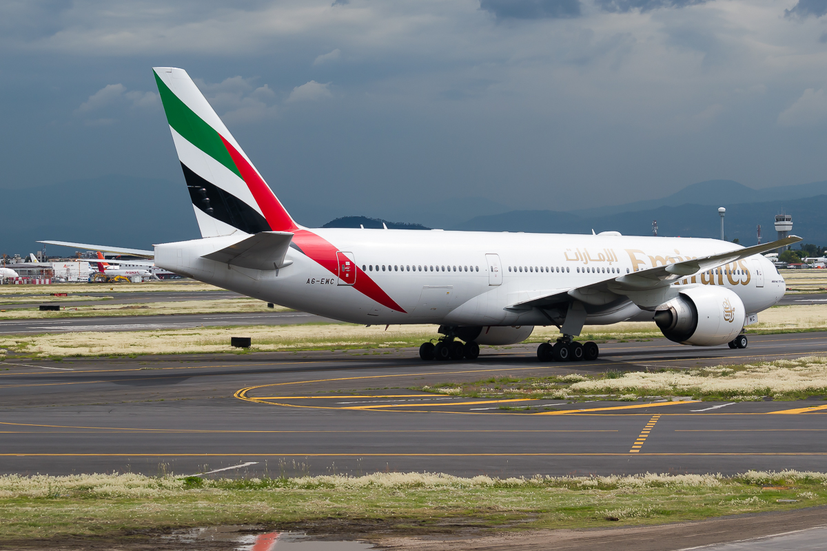 Full size: Emirates Boeing 777-200LR A6-EWC at Mexico City International Airport