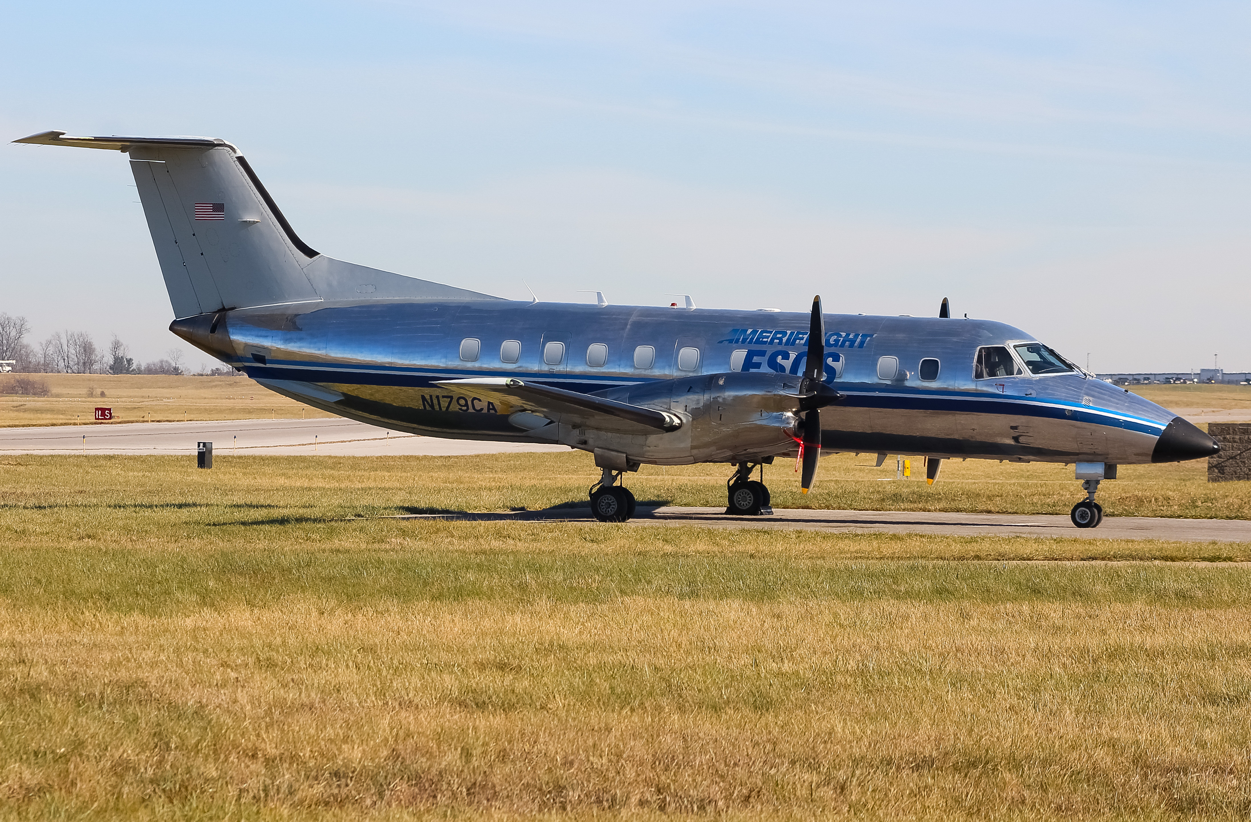 Full size: Ameriflight Embraer E120 N179CA at Cincinnati/Northern Kentucky International Airport