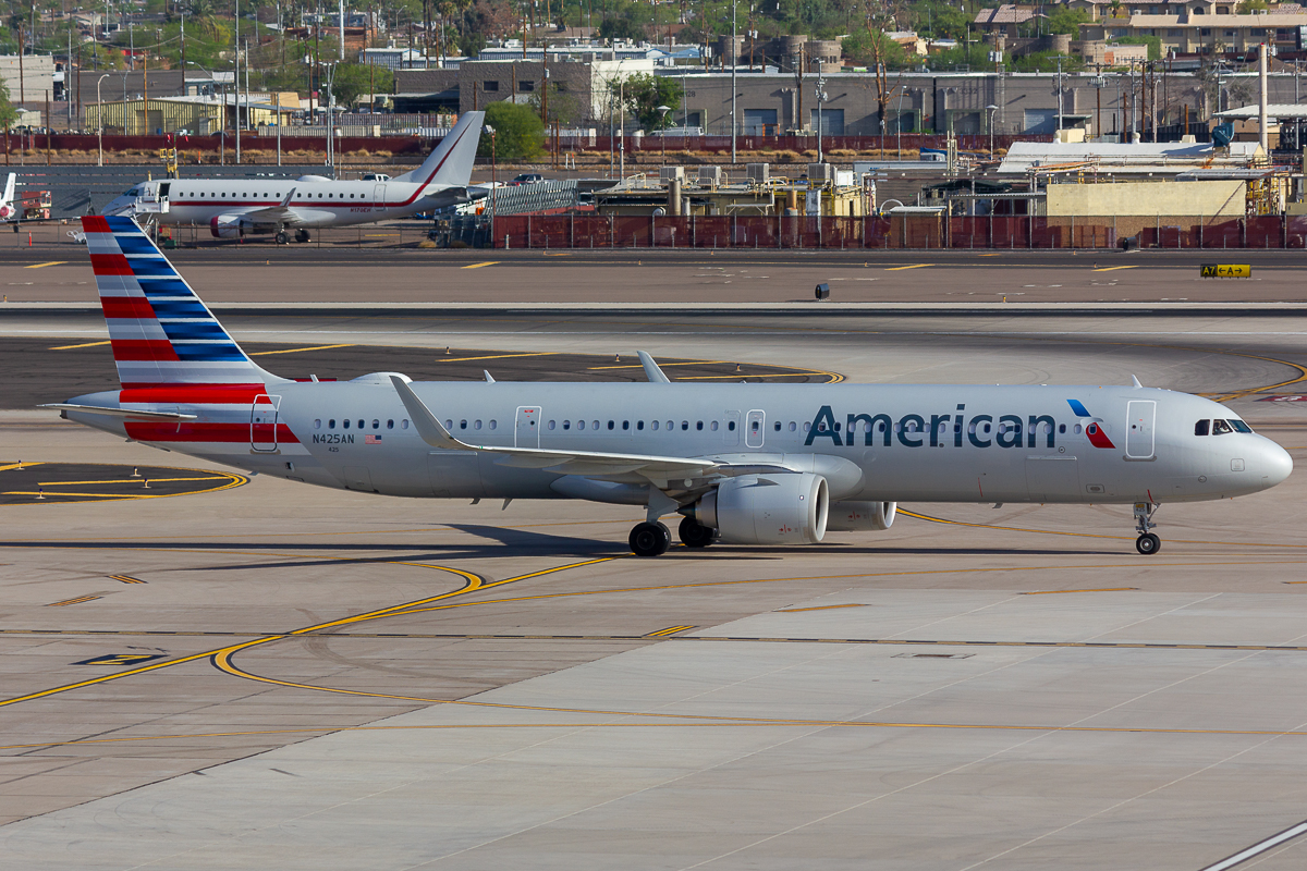 Full size: American Airlines Airbus A321NEO N425AN at Phoenix Sky Harbor International Airport