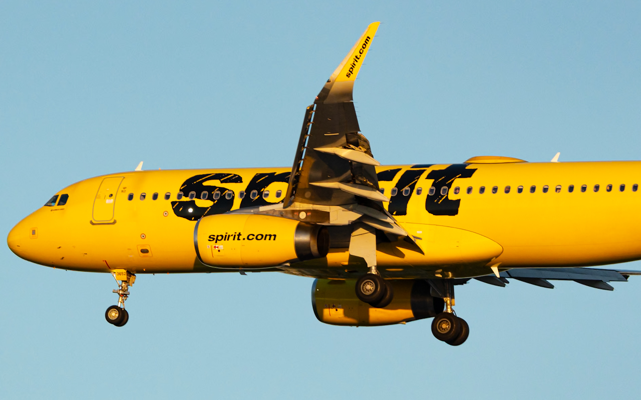 Full size: Spirit Airlines Airbus A320 N652NK at Tampa International Airport
