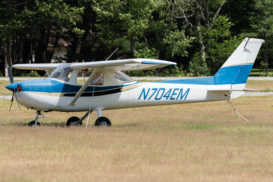 Full size: PRIVATE CESSNA 150 N704EM at 